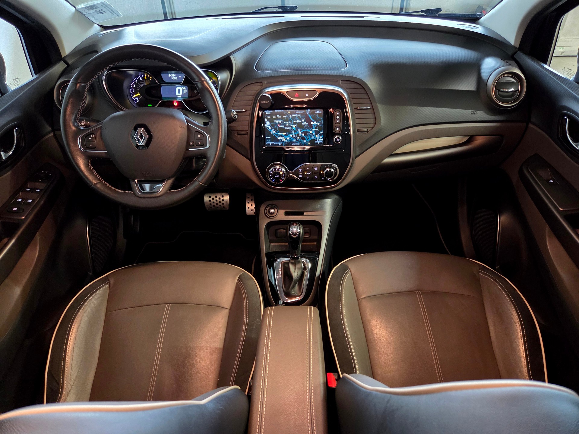 RENAULT Captur 1.2 TCe Iconic EDC S/S-image-5