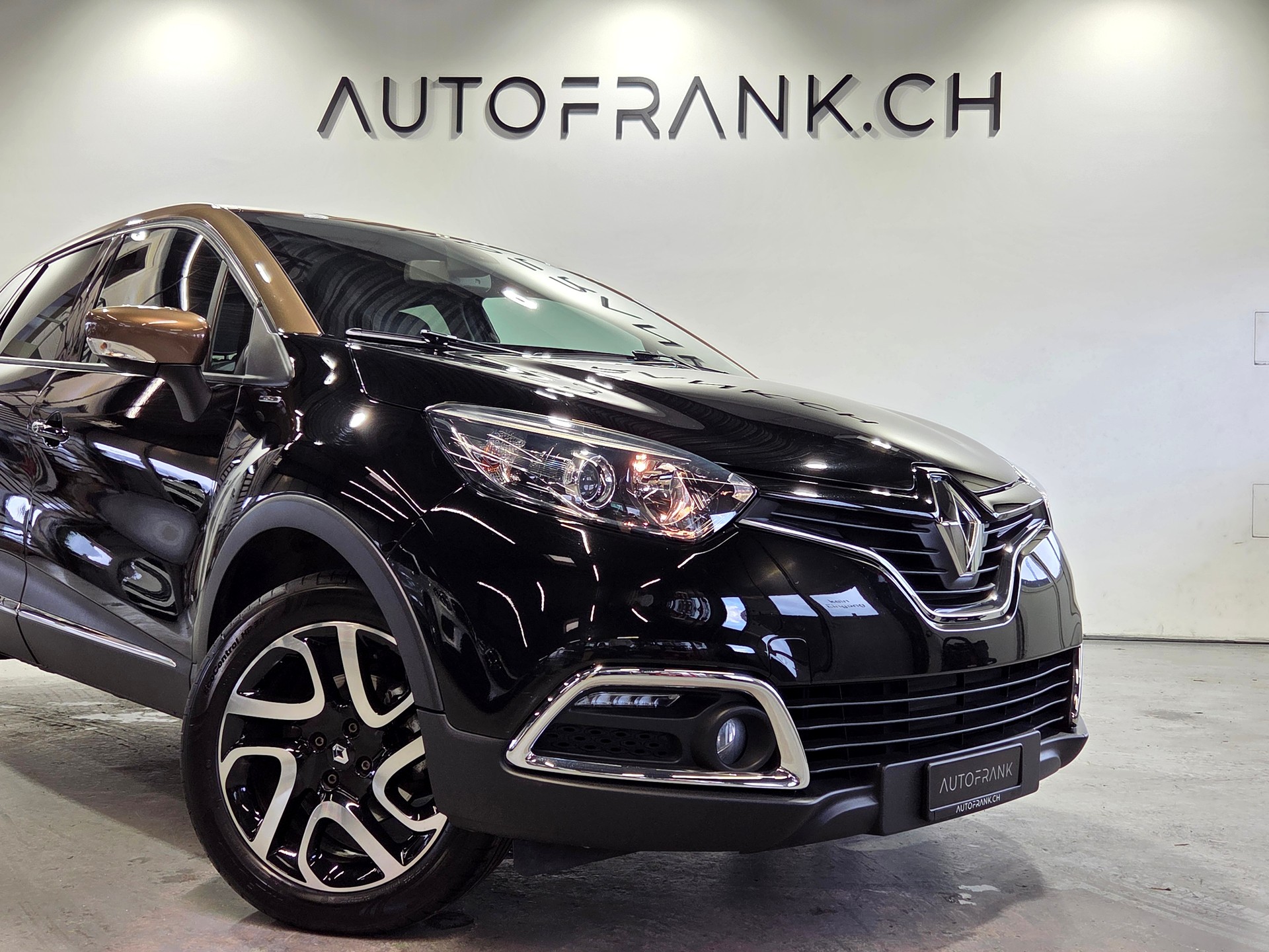 RENAULT Captur 1.2 TCe Iconic EDC S/S-image-6