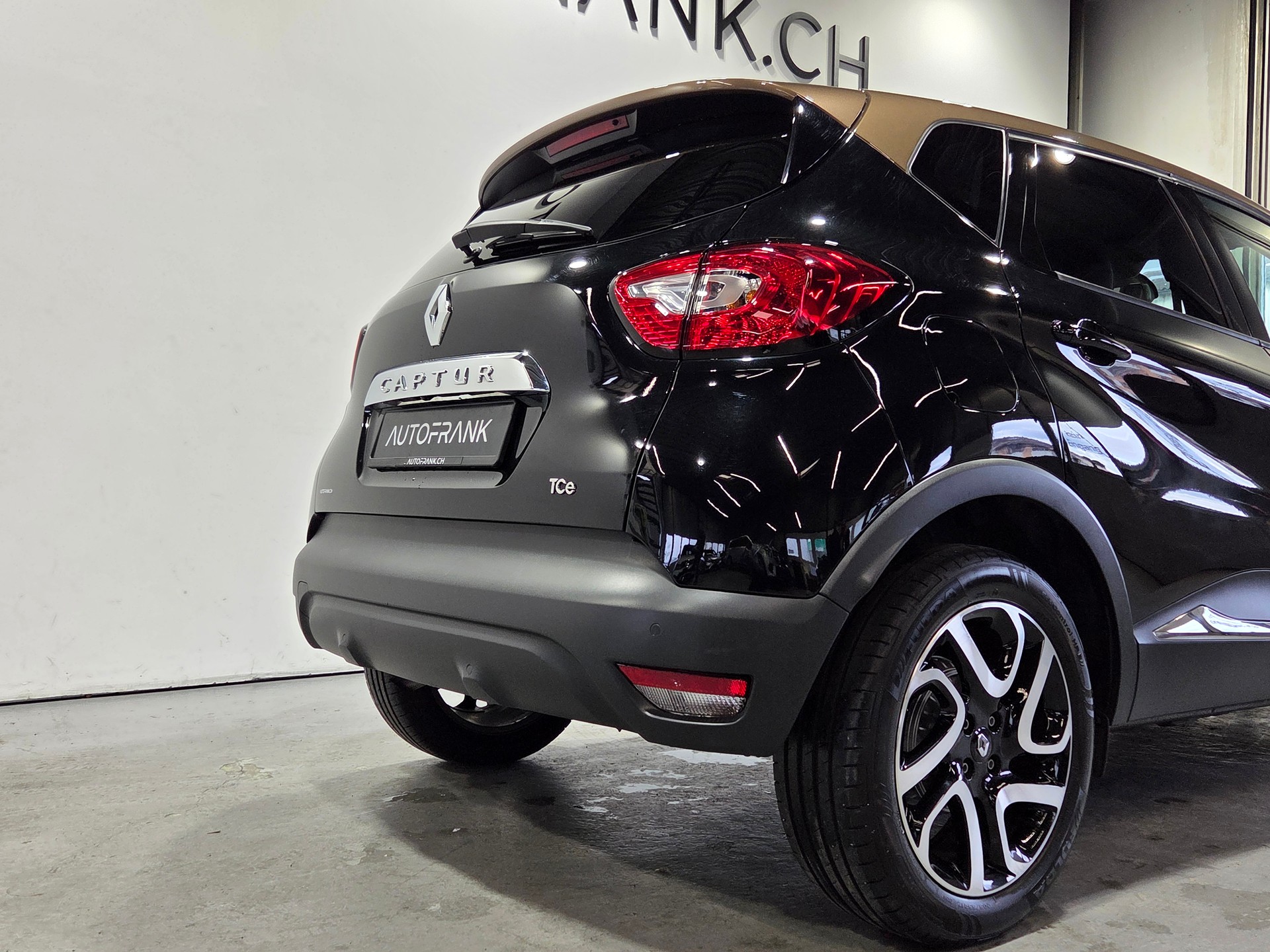 RENAULT Captur 1.2 TCe Iconic EDC S/S-image-7