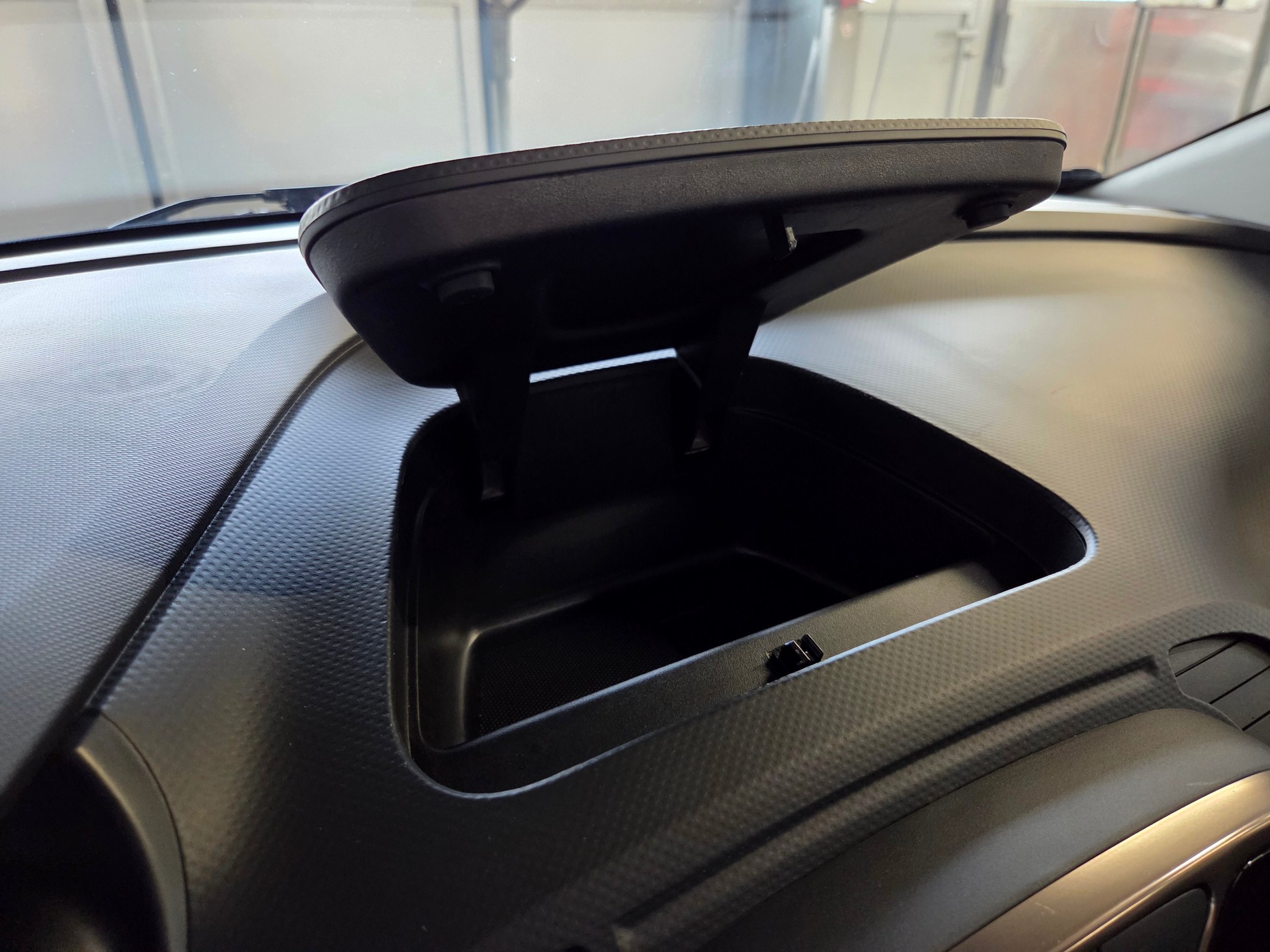 RENAULT Captur 1.2 TCe Iconic EDC S/S-image-15