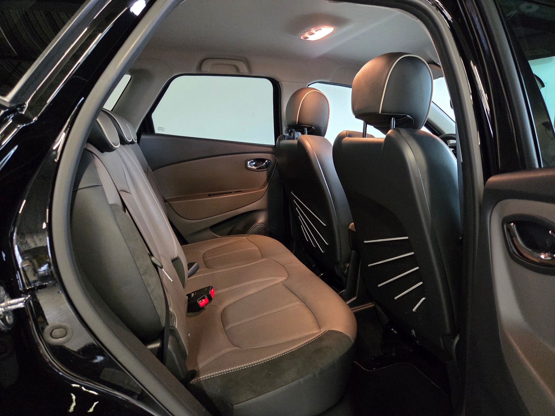 RENAULT Captur 1.2 TCe Iconic EDC S/S-image-21