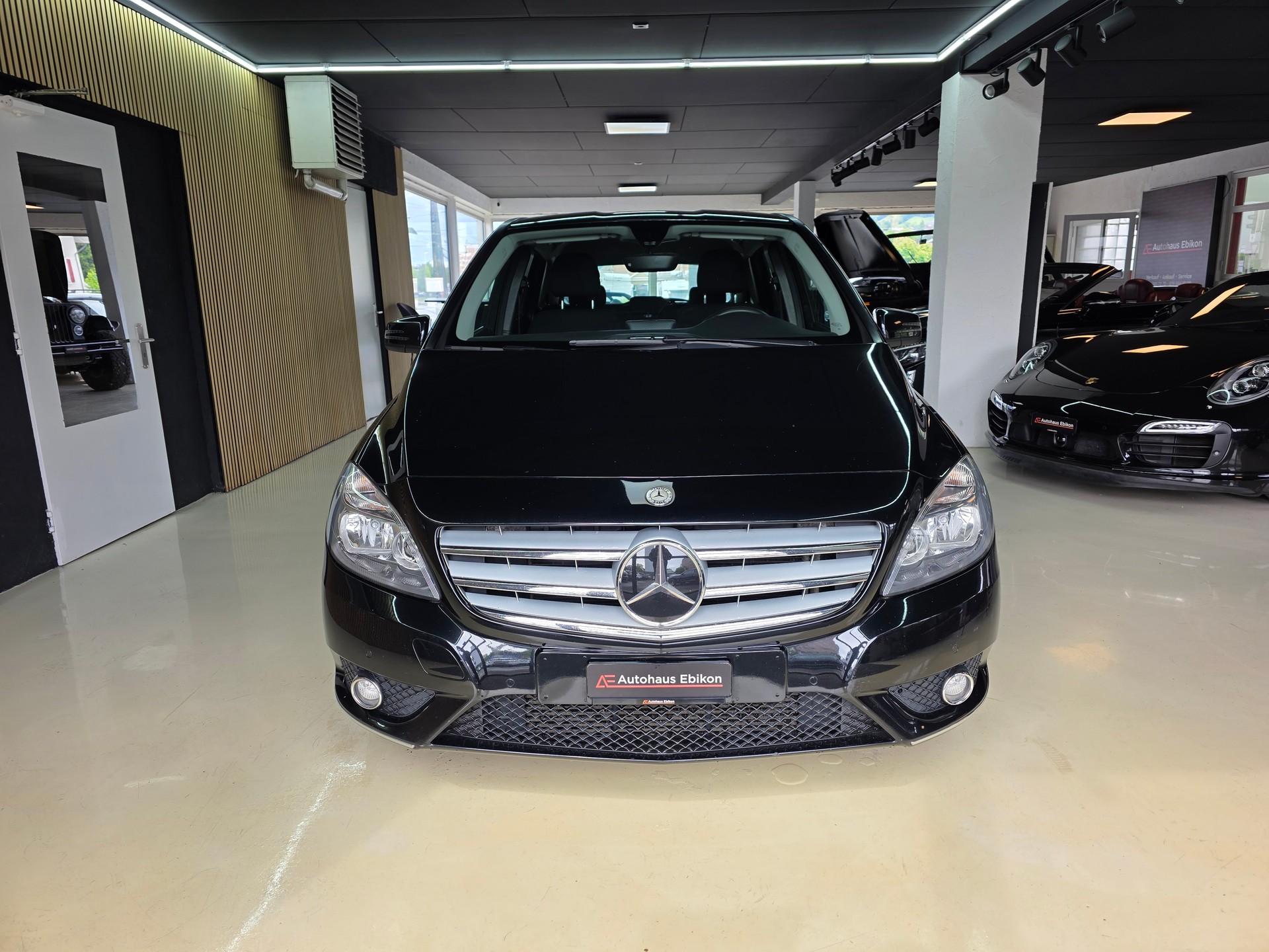 MERCEDES-BENZ B 180 CDI-image-1
