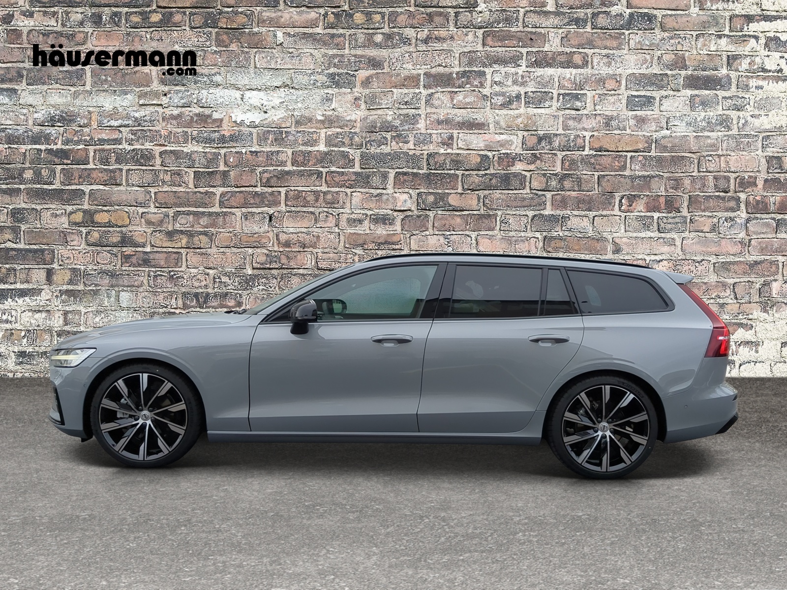 VOLVO V60 2.0 B4 Ultimate Dark-showroom-element-1