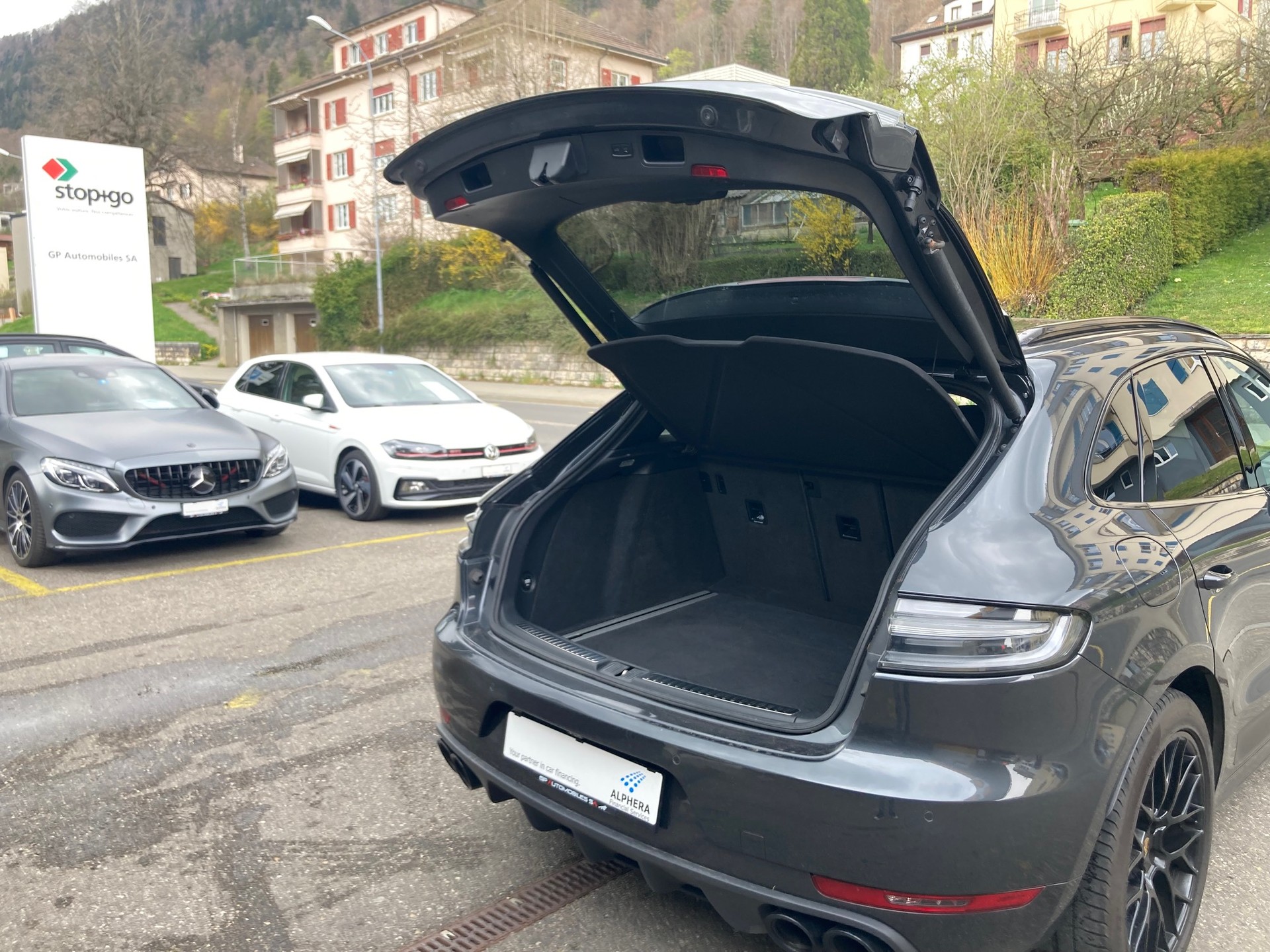 PORSCHE Macan GTS-image-5