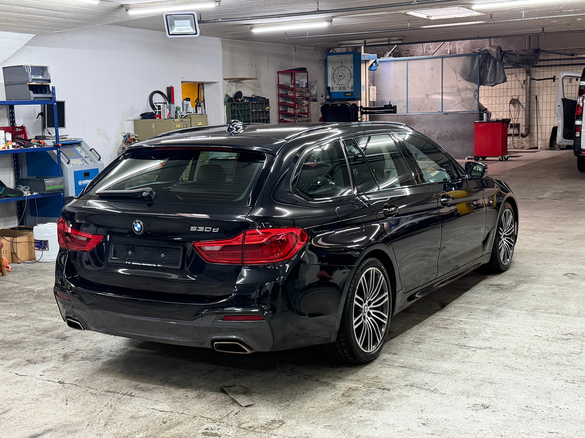 BMW 530d xDrive Touring Pure M Sport Edition Steptr.-image-3