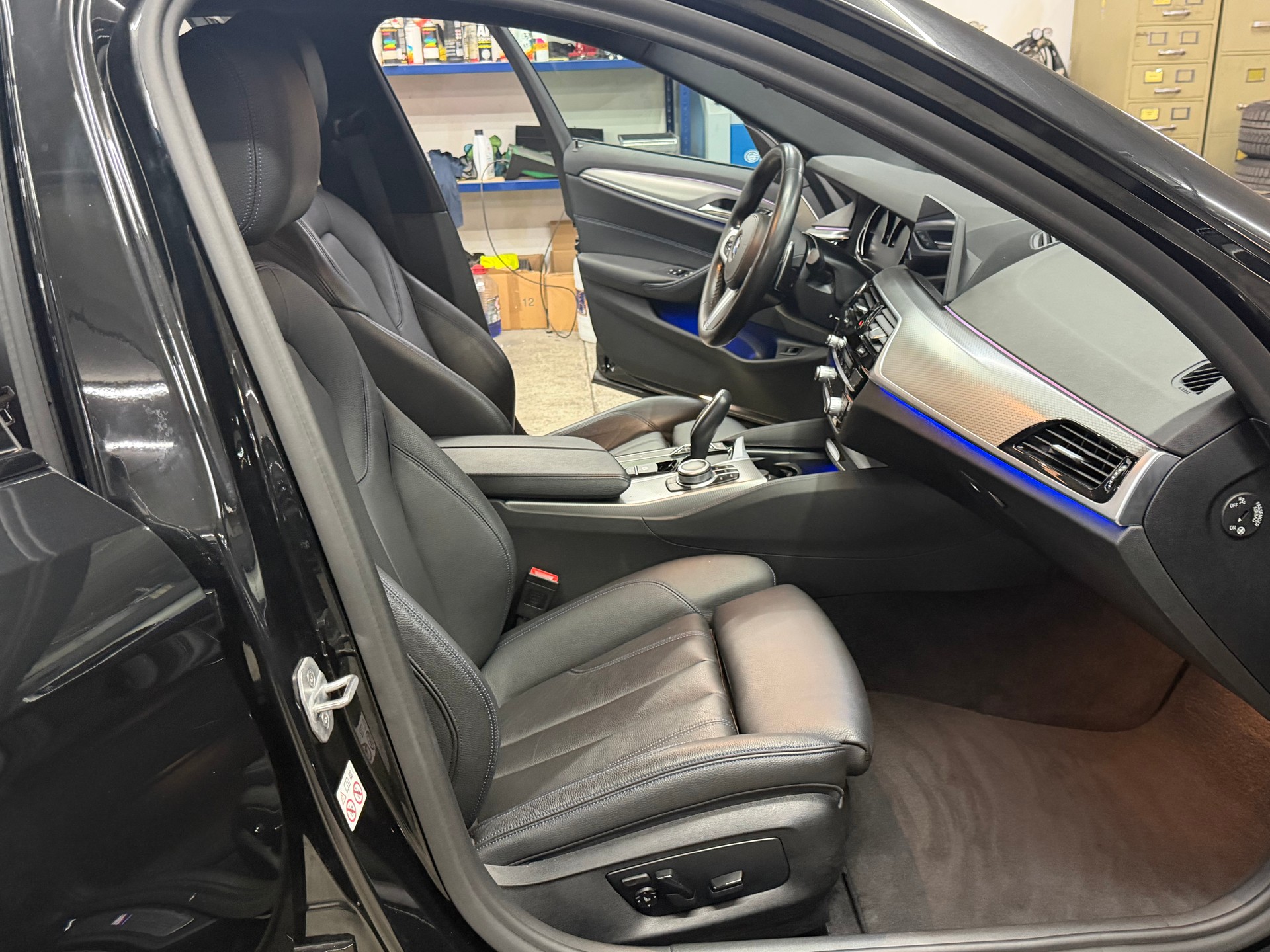 BMW 530d xDrive Touring Pure M Sport Edition Steptr.-image-10
