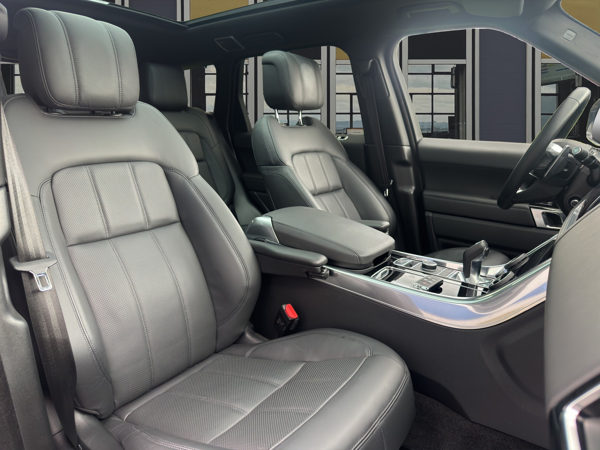 LAND ROVER Range Rover Sport P400e 2.0 I4 PHEV HSE Dyn Stealth Aut.-image-9