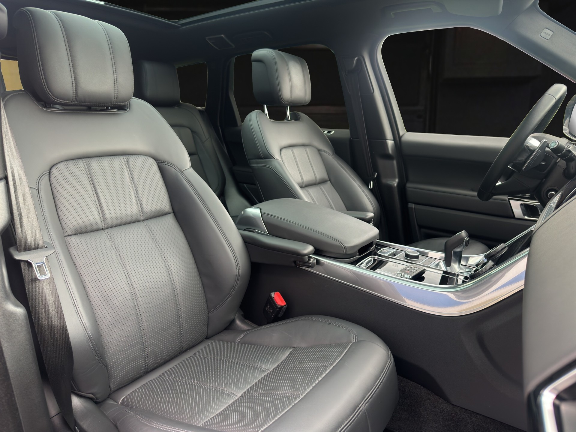 LAND ROVER Range Rover Sport P400e 2.0 I4 PHEV HSE Dyn Stealth Aut.-image-9