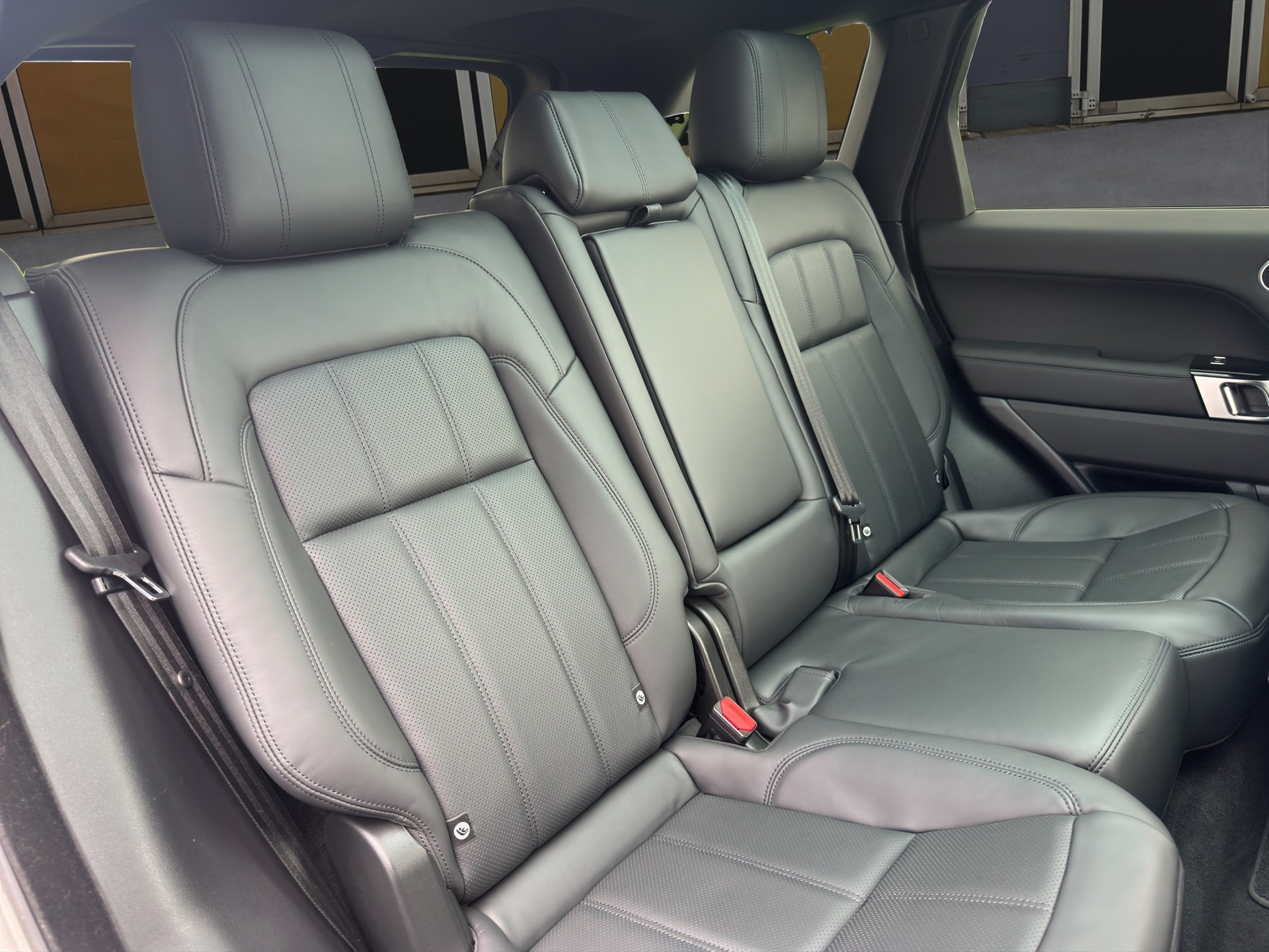 LAND ROVER Range Rover Sport P400e 2.0 I4 PHEV HSE Dyn Stealth Aut.-image-13