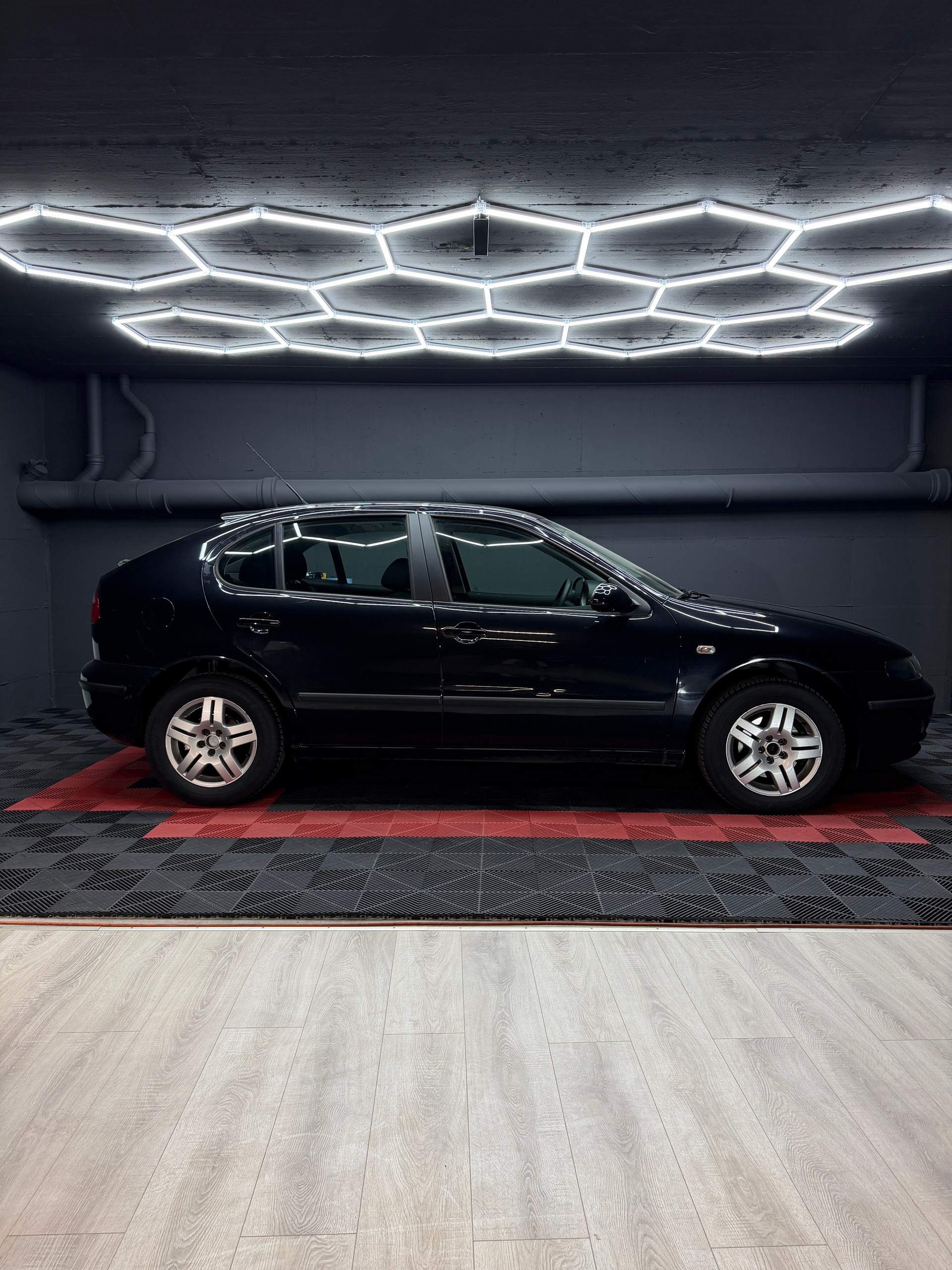 SEAT Leon 1.9 TDI Last Edition-image-0