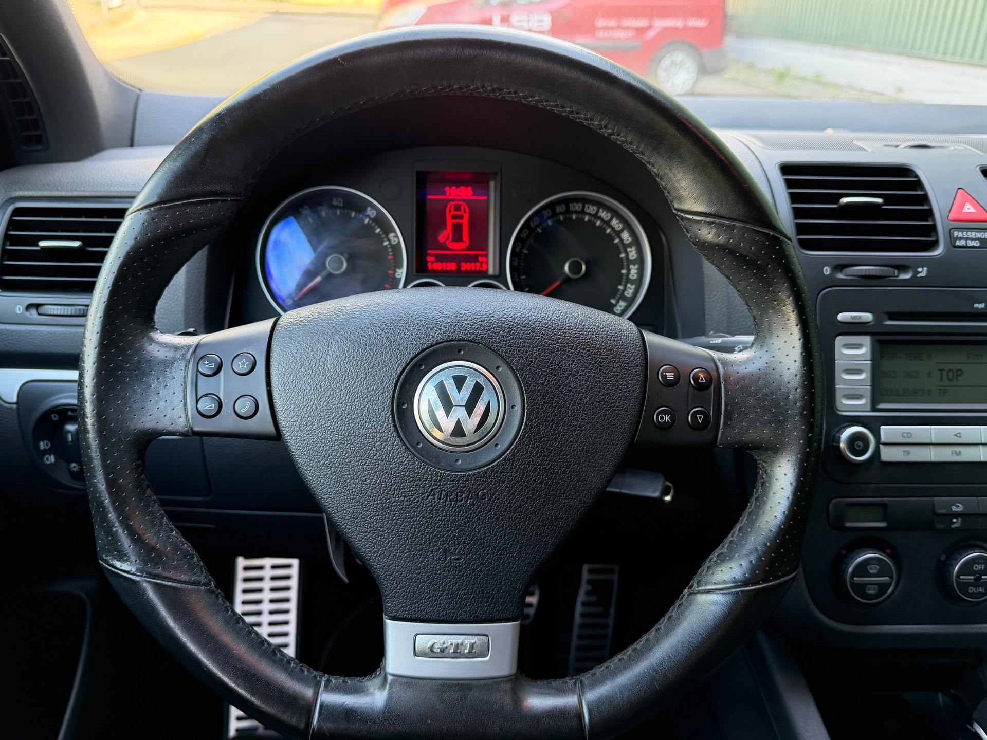 VW Golf 2.0 TFSI GTI-image-14