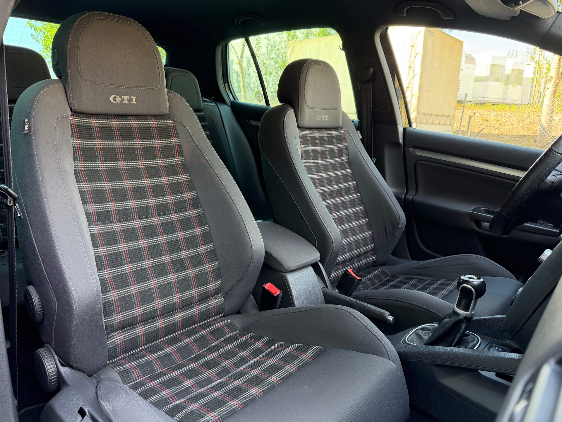 VW Golf 2.0 TFSI GTI-image-10
