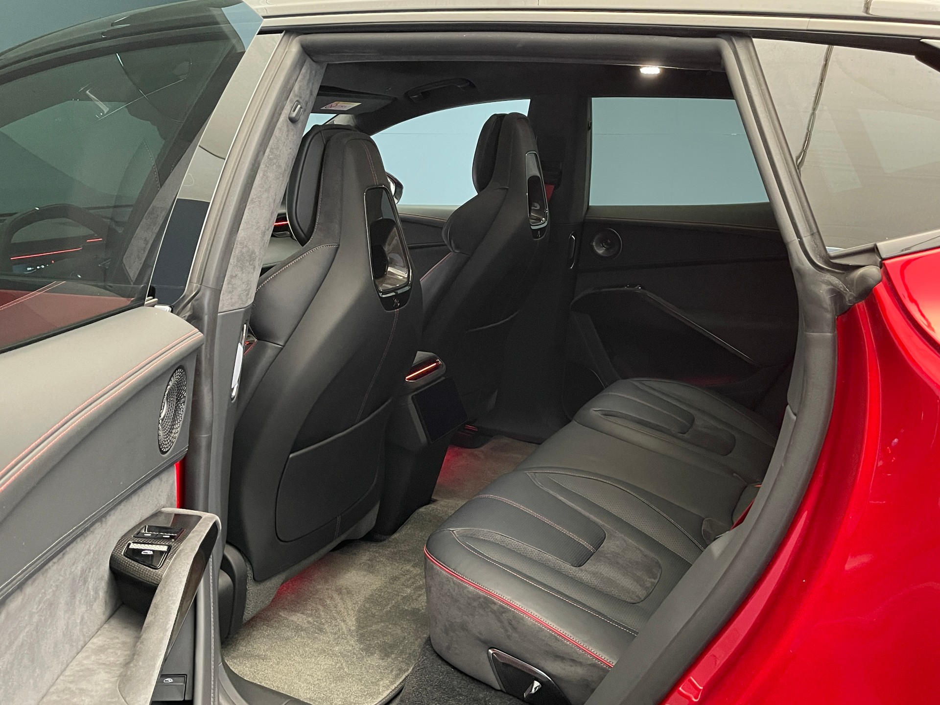 LOTUS Eletre S-image-10