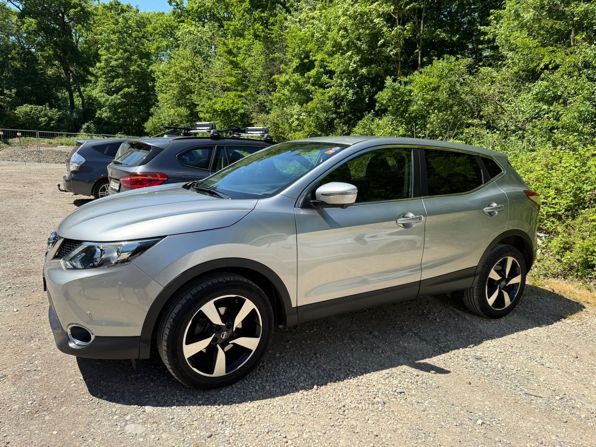 NISSAN QASHQAI-image-1