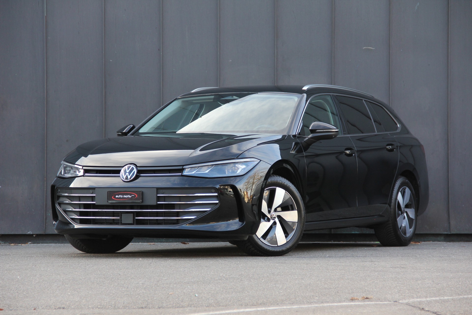 VW Passat Variant 2.0 TDI evo Elegance DSG **ANHÄNGERKUPPLUNG** 360°KAMERA *SITZ-MASSAGE* LENKRAD-HEIZUNG *LEDER/ALCANTARA*