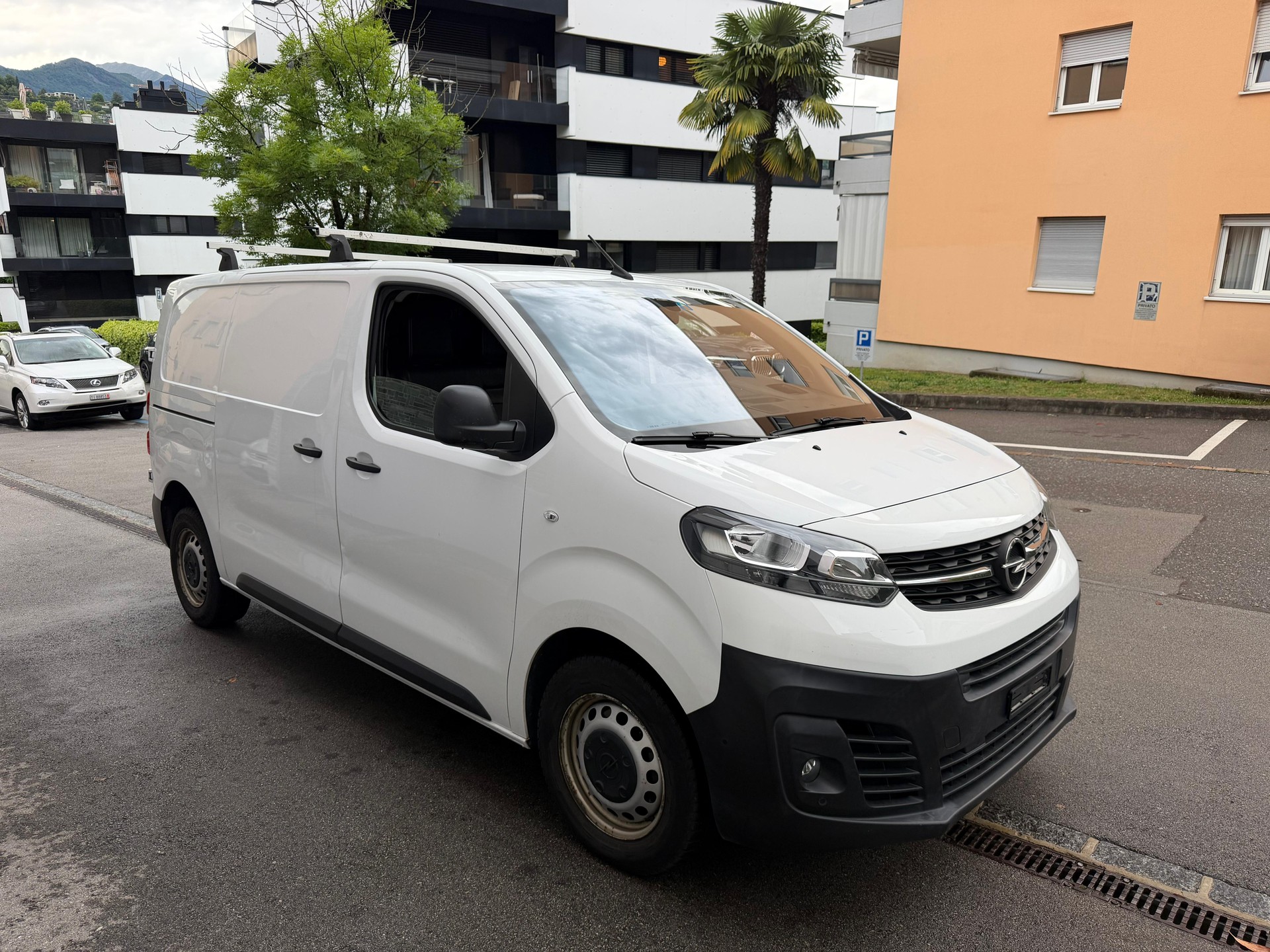 OPEL Vivaro Cargo 2.0 CDTI Essentia s/s S EH-image-1