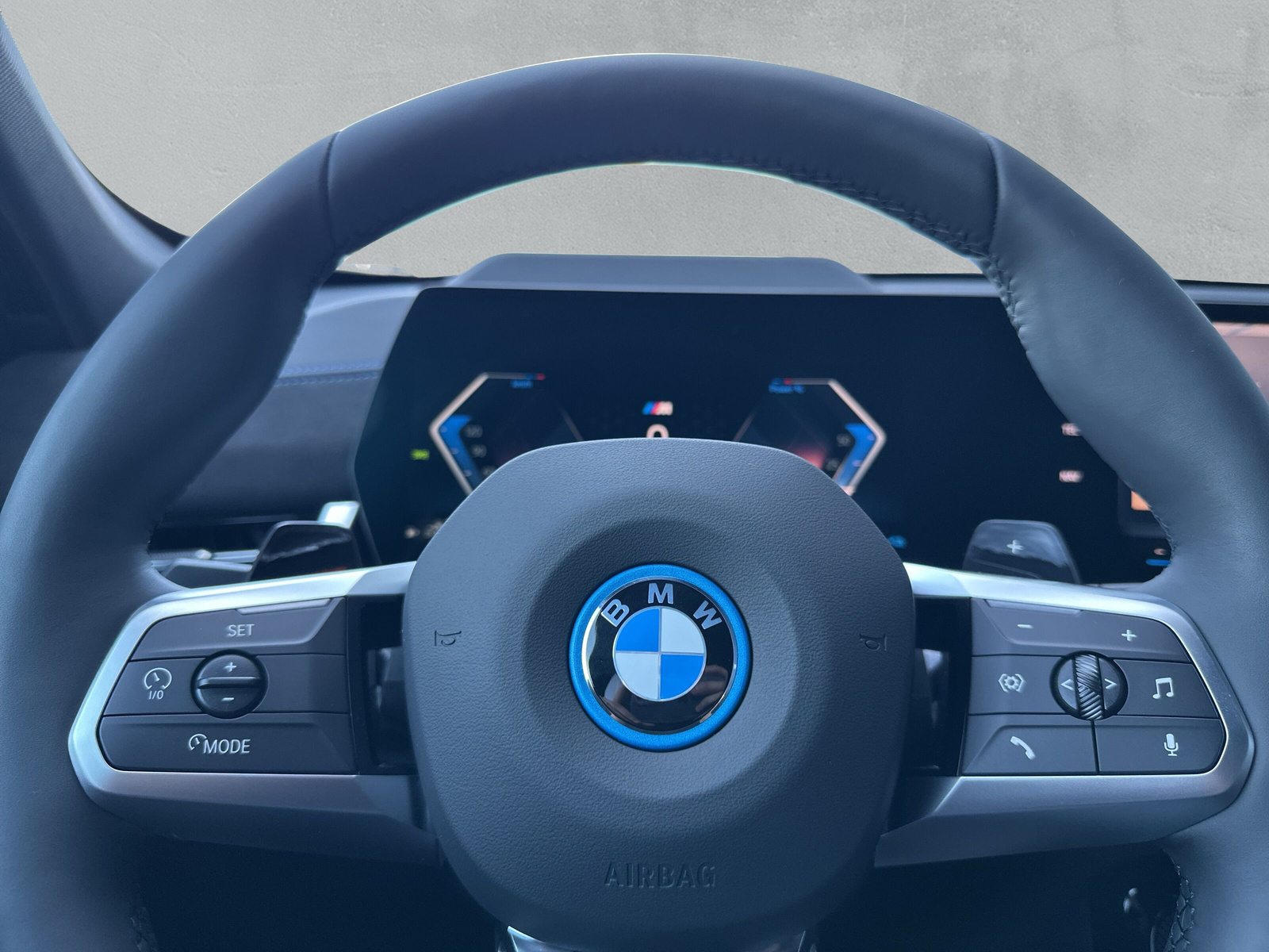 BMW X1 xDrive 30e M Sport**Action de leasing à 0.9%**-image-17