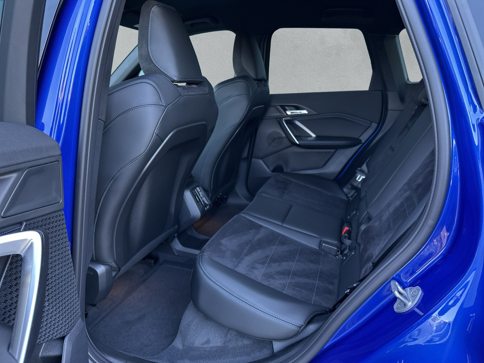 BMW X1 xDrive 30e M Sport**Action de leasing à 0.9%**-image-11