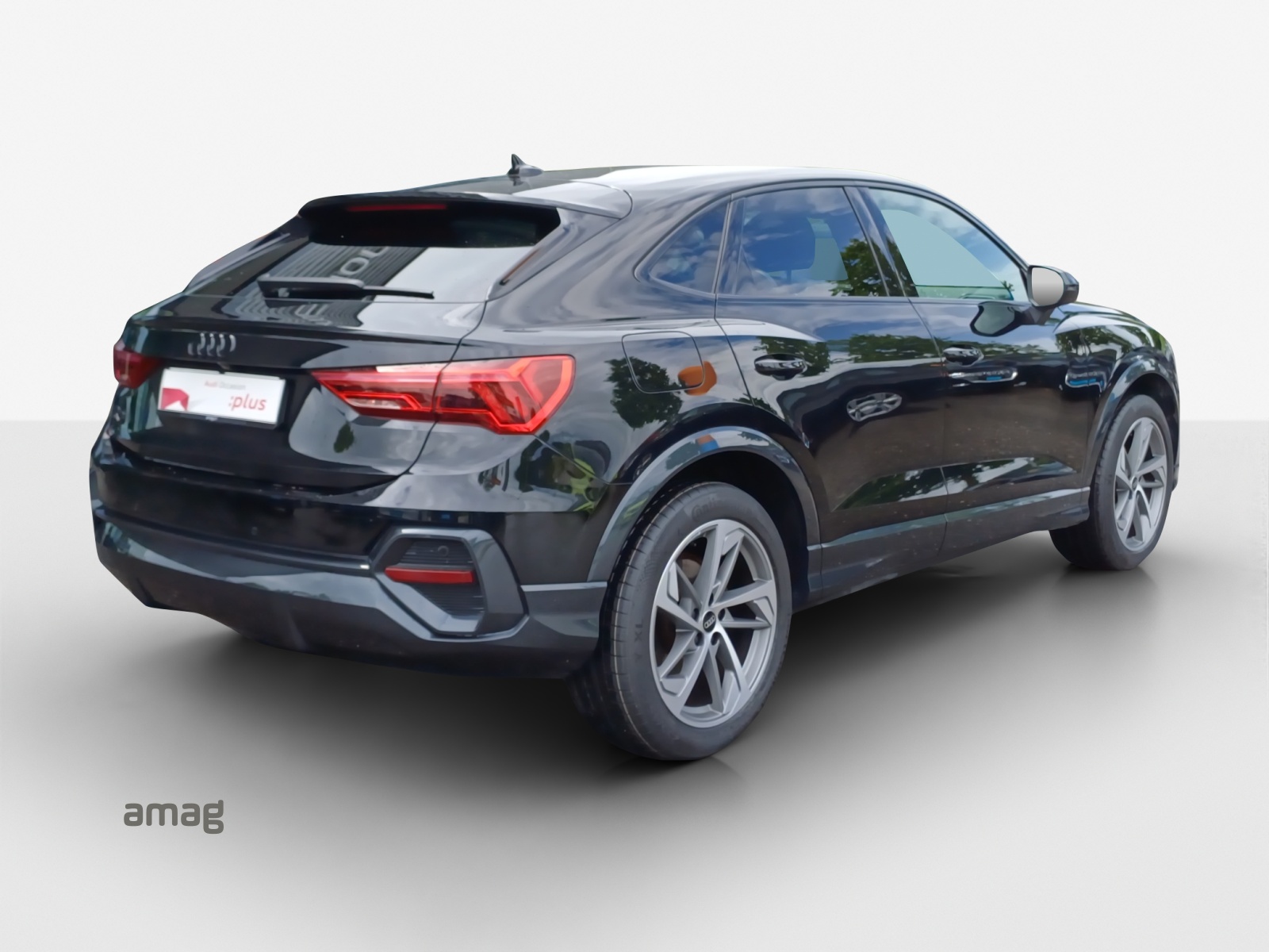 AUDI Q3 Sportback 35 TFSI Attraction S-tronic-image-4