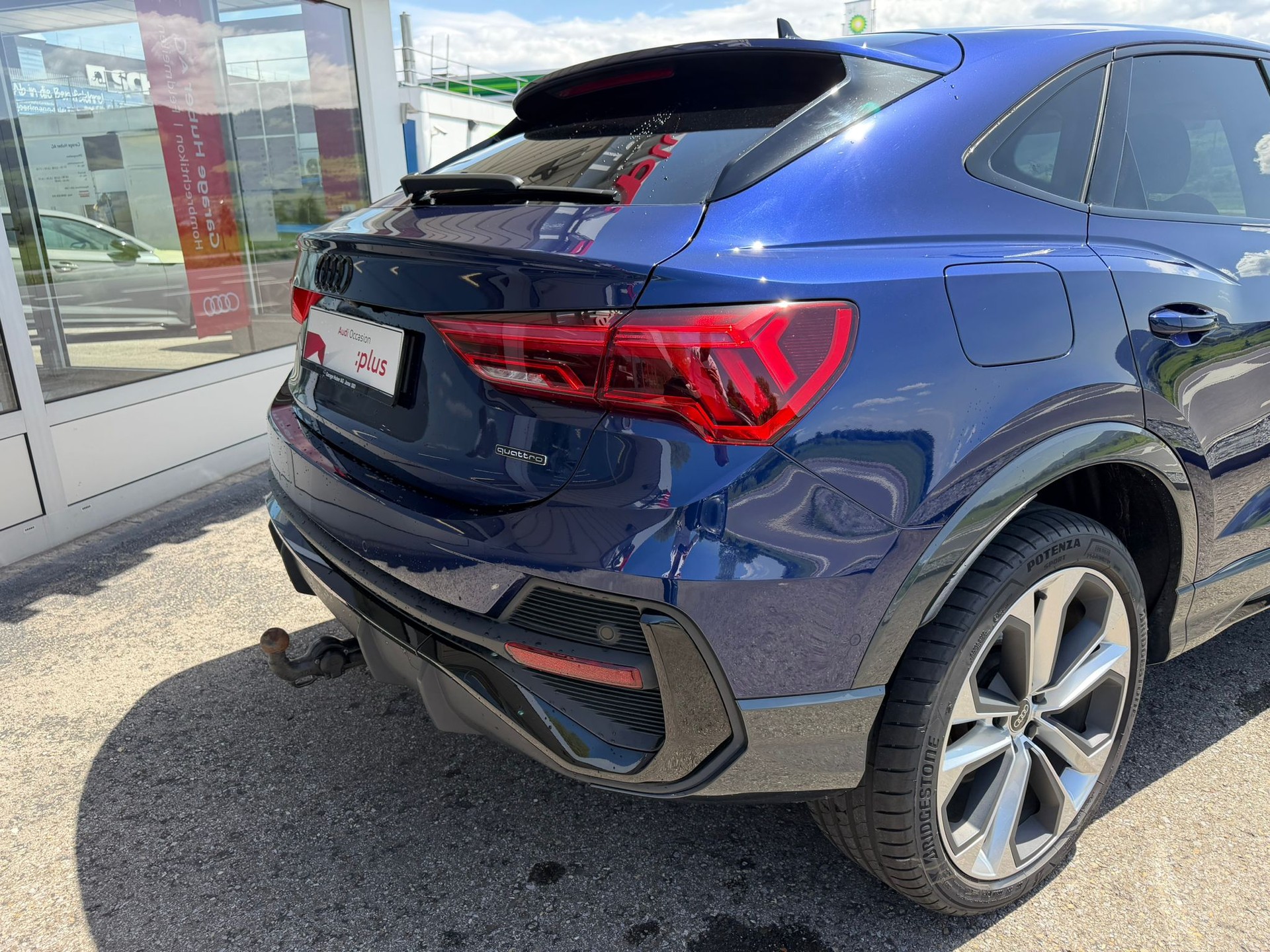 AUDI Q3 Sportback 45 TFSI S line quattro S-tronic-image-3