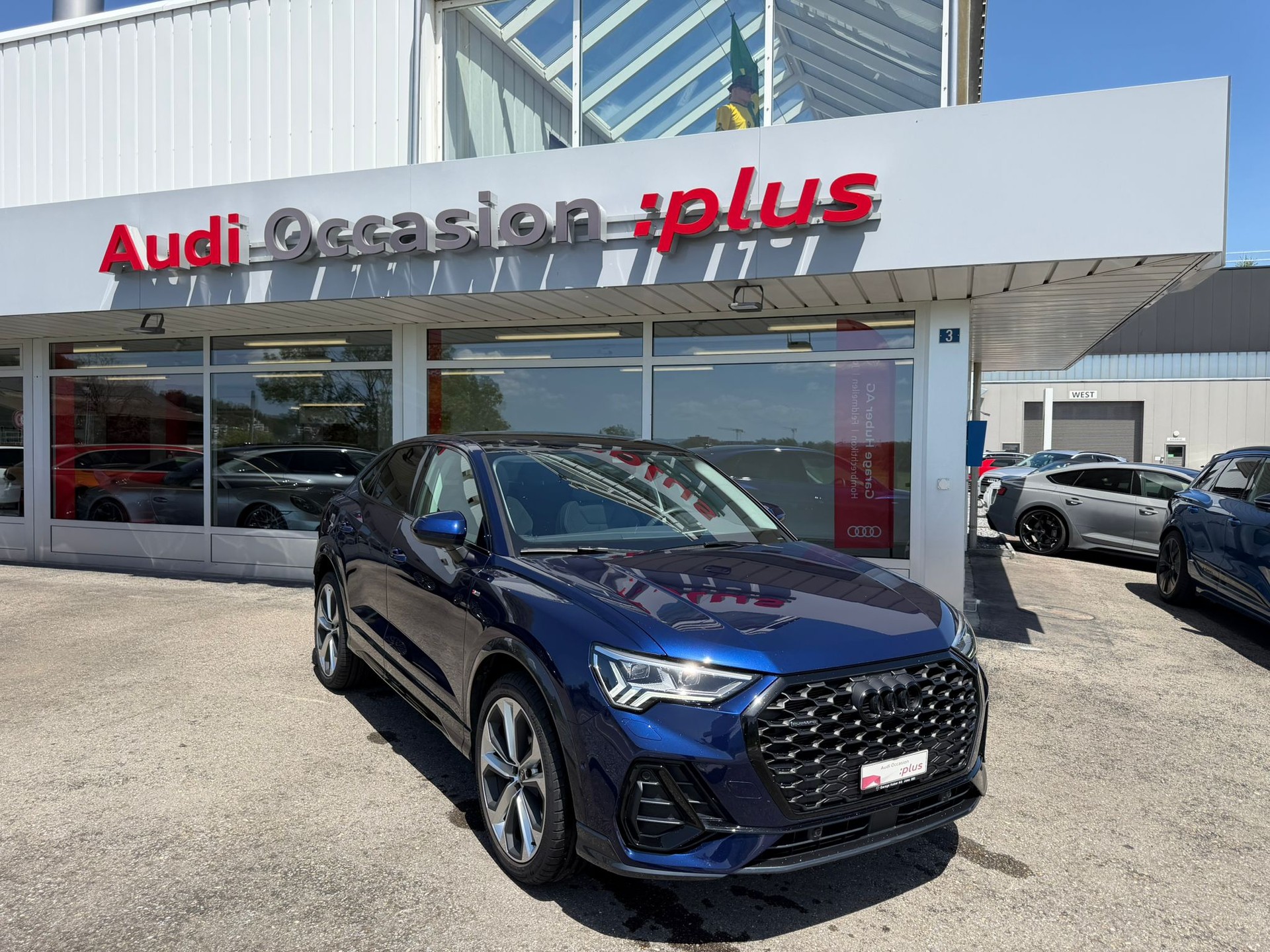 AUDI Q3 Sportback 45 TFSI S line quattro S-tronic-image-0