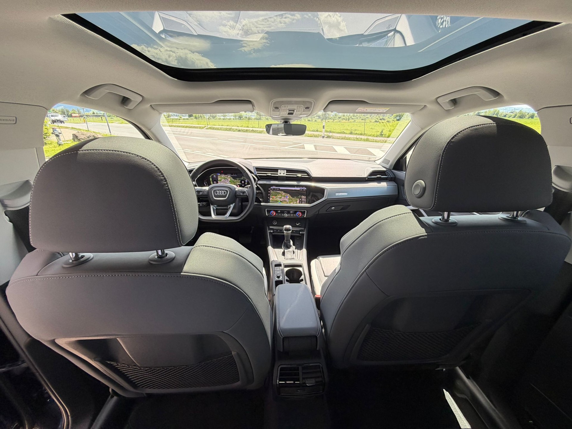 AUDI Q3 Sportback 45 TFSI S line quattro S-tronic-image-10