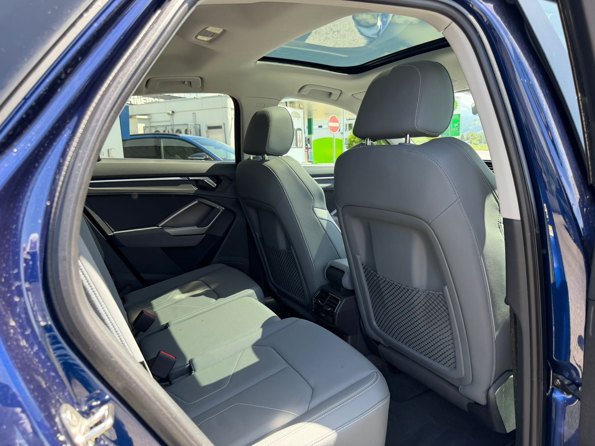 AUDI Q3 Sportback 45 TFSI S line quattro S-tronic-image-11
