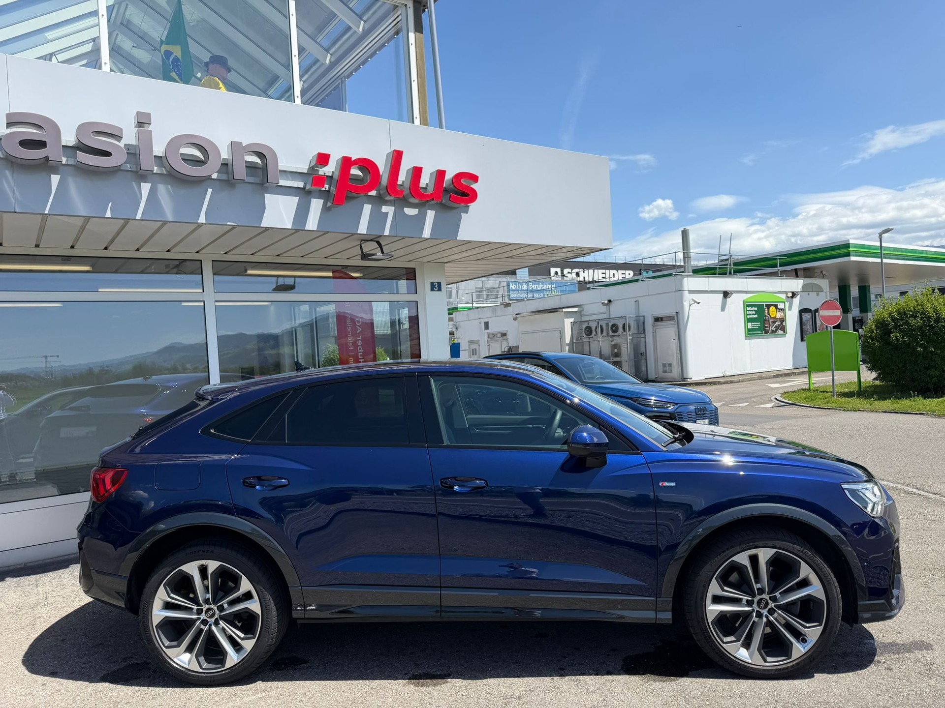 AUDI Q3 Sportback 45 TFSI S line quattro S-tronic-image-2