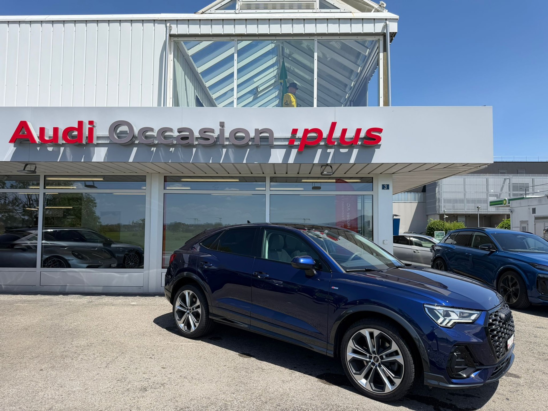 AUDI Q3 Sportback 45 TFSI S line quattro S-tronic-image-1