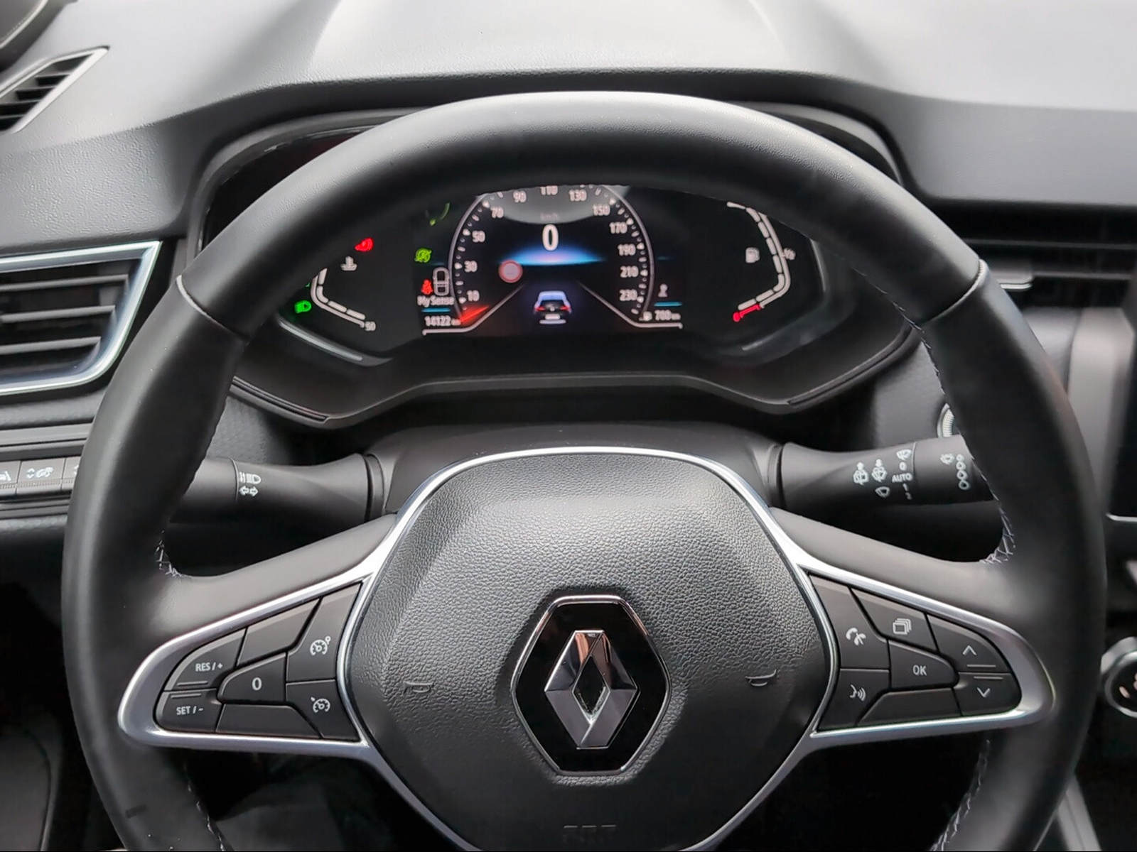 RENAULT Clio 1.3 TCe Intens-image-6