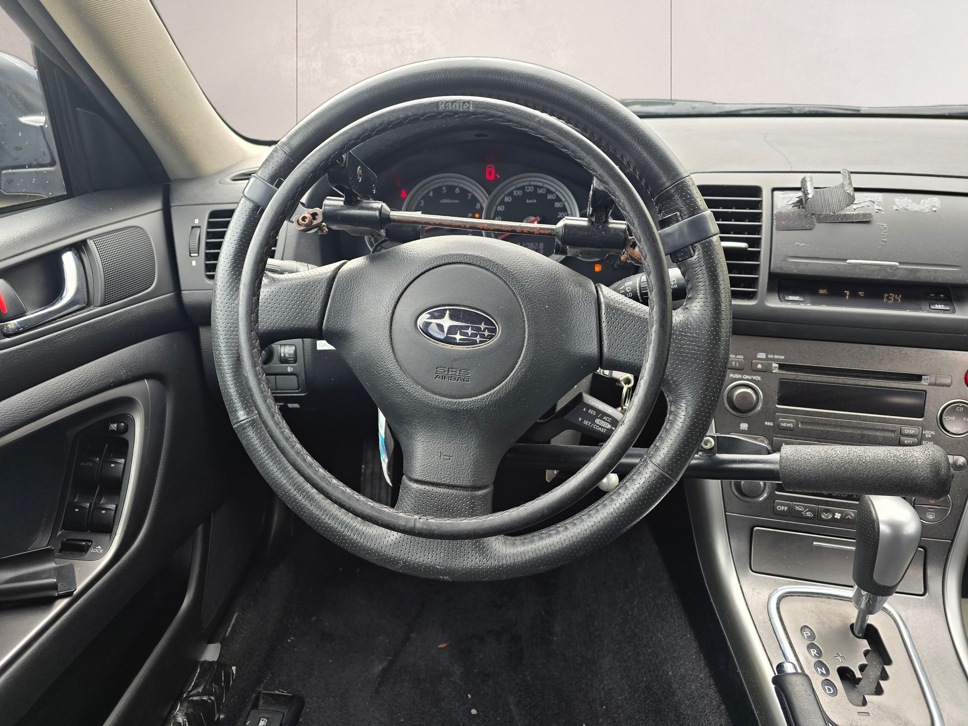 SUBARU Legacy 2.0R AWD Swiss-image-10