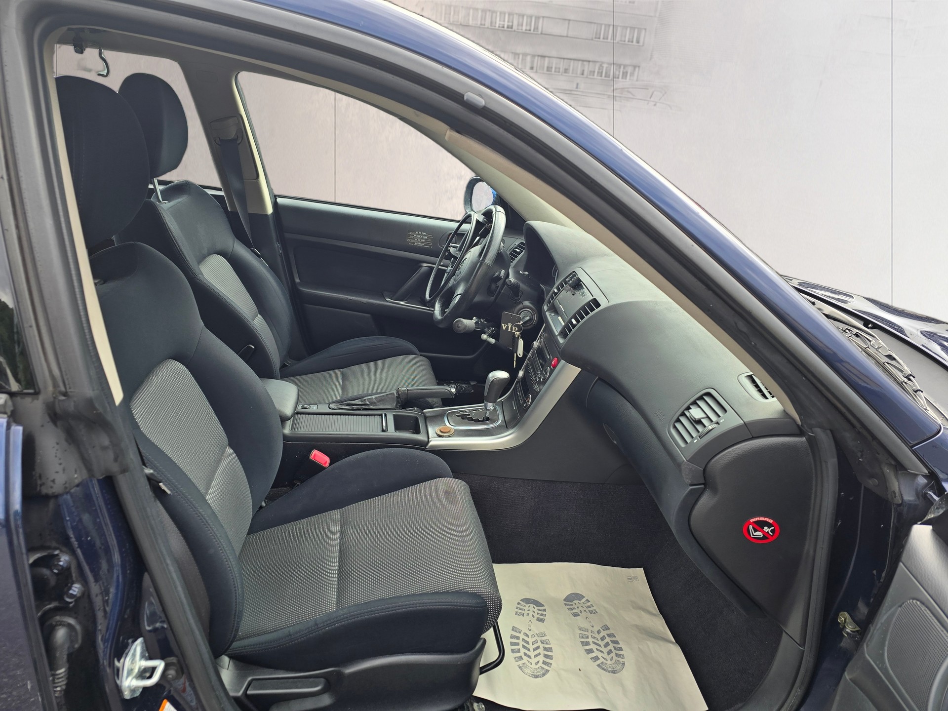 SUBARU Legacy 2.0R AWD Swiss-image-24