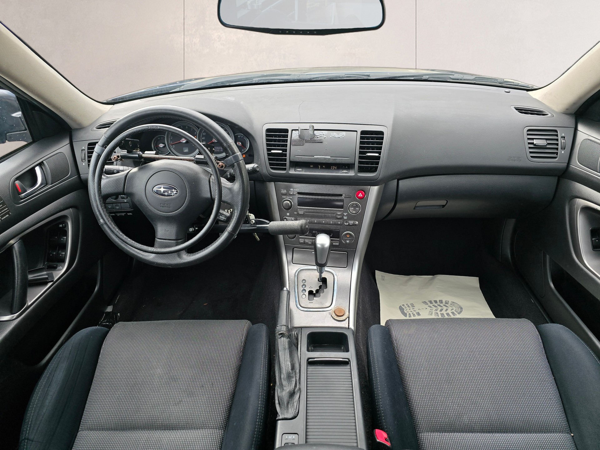 SUBARU Legacy 2.0R AWD Swiss-image-9