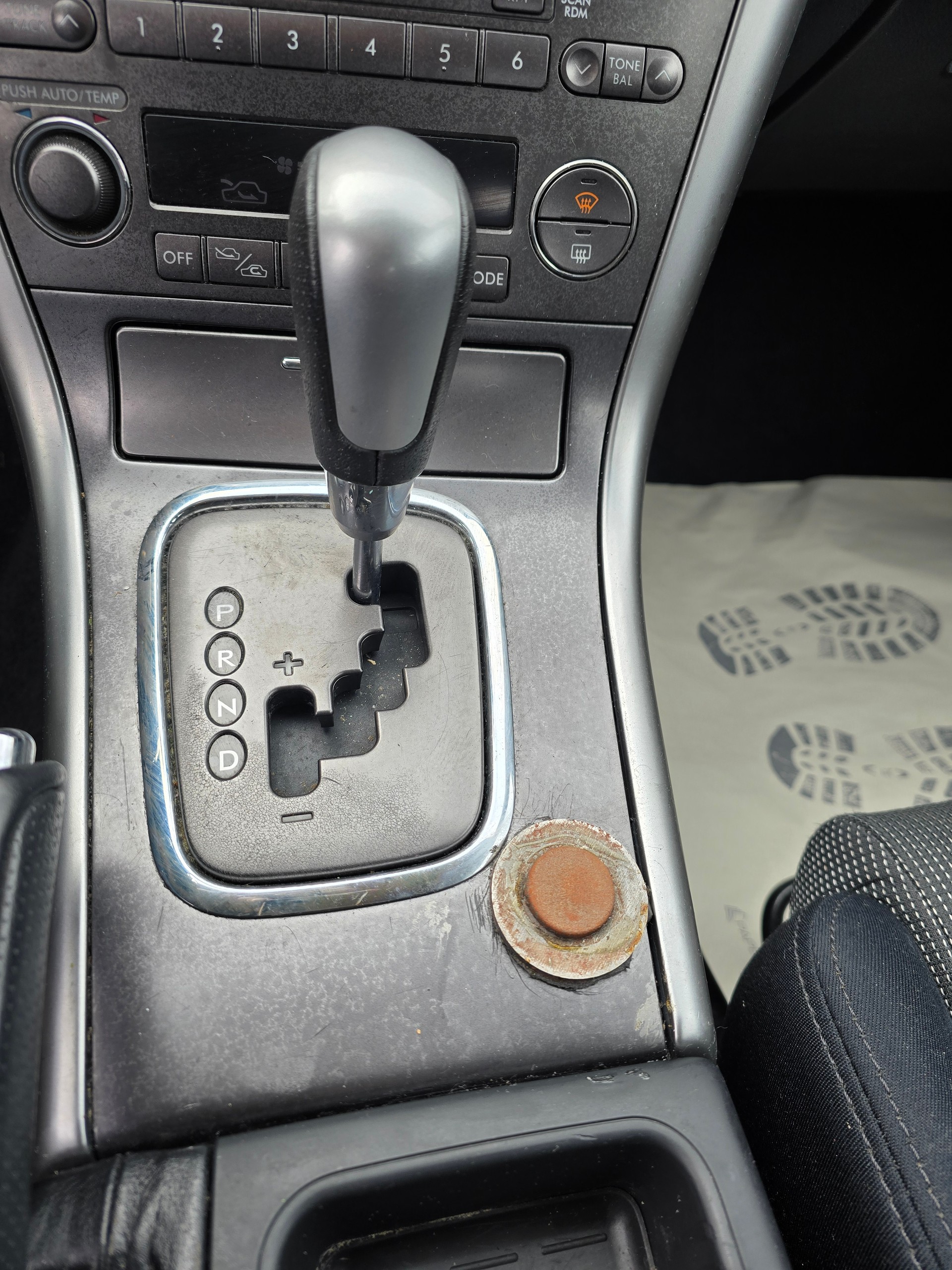 SUBARU Legacy 2.0R AWD Swiss-image-13