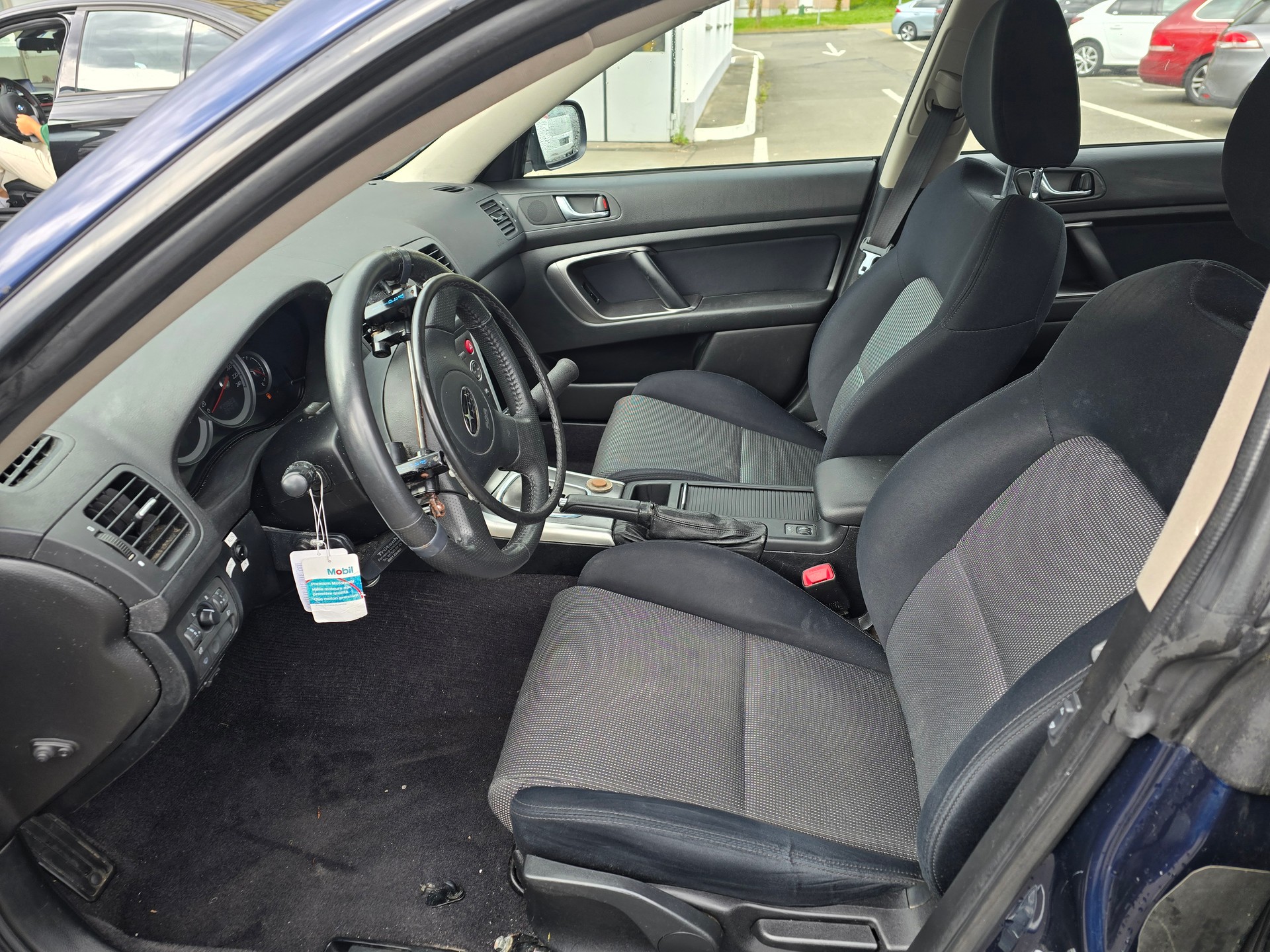SUBARU Legacy 2.0R AWD Swiss-image-11