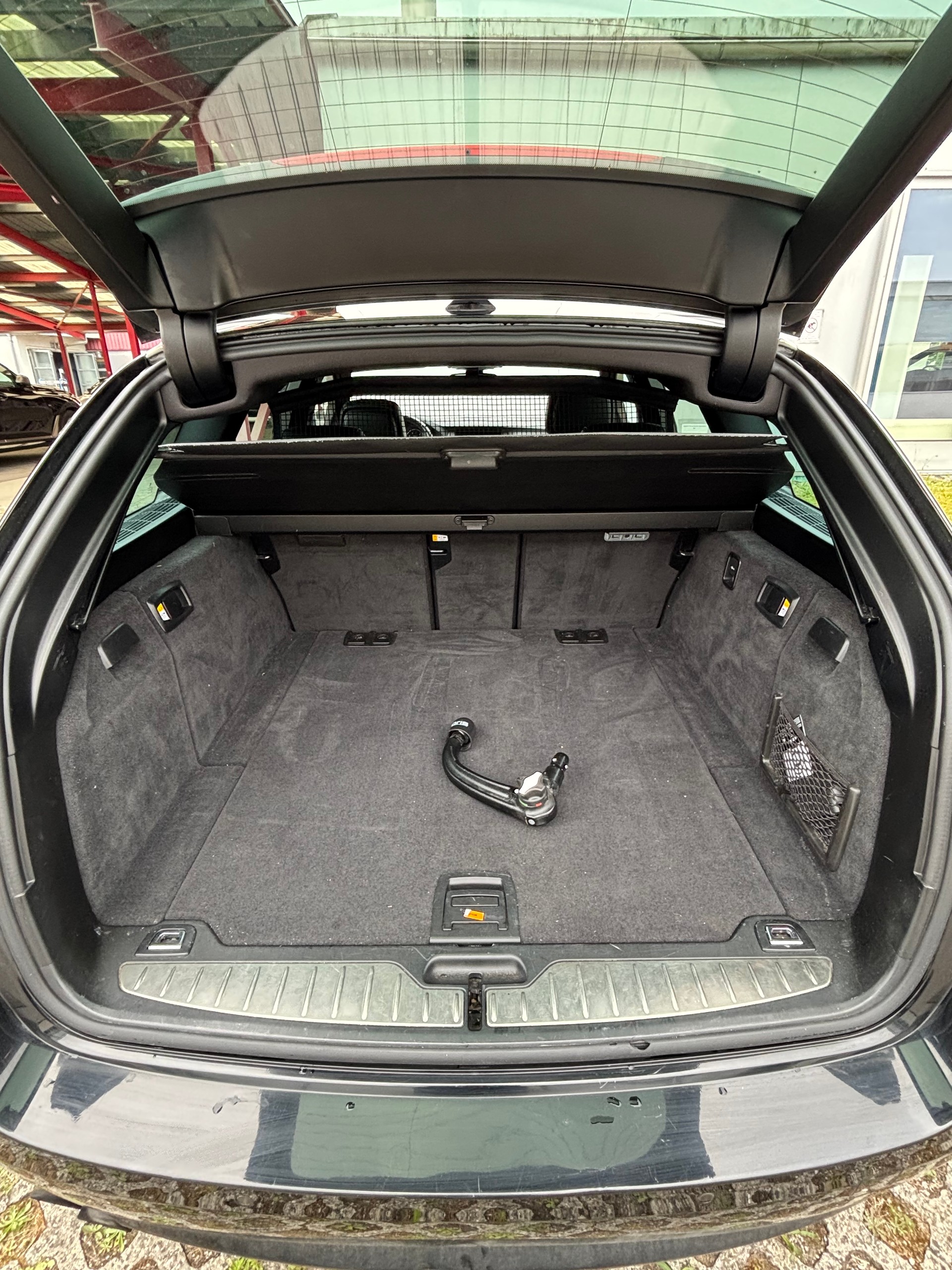 BMW 530i-image-5