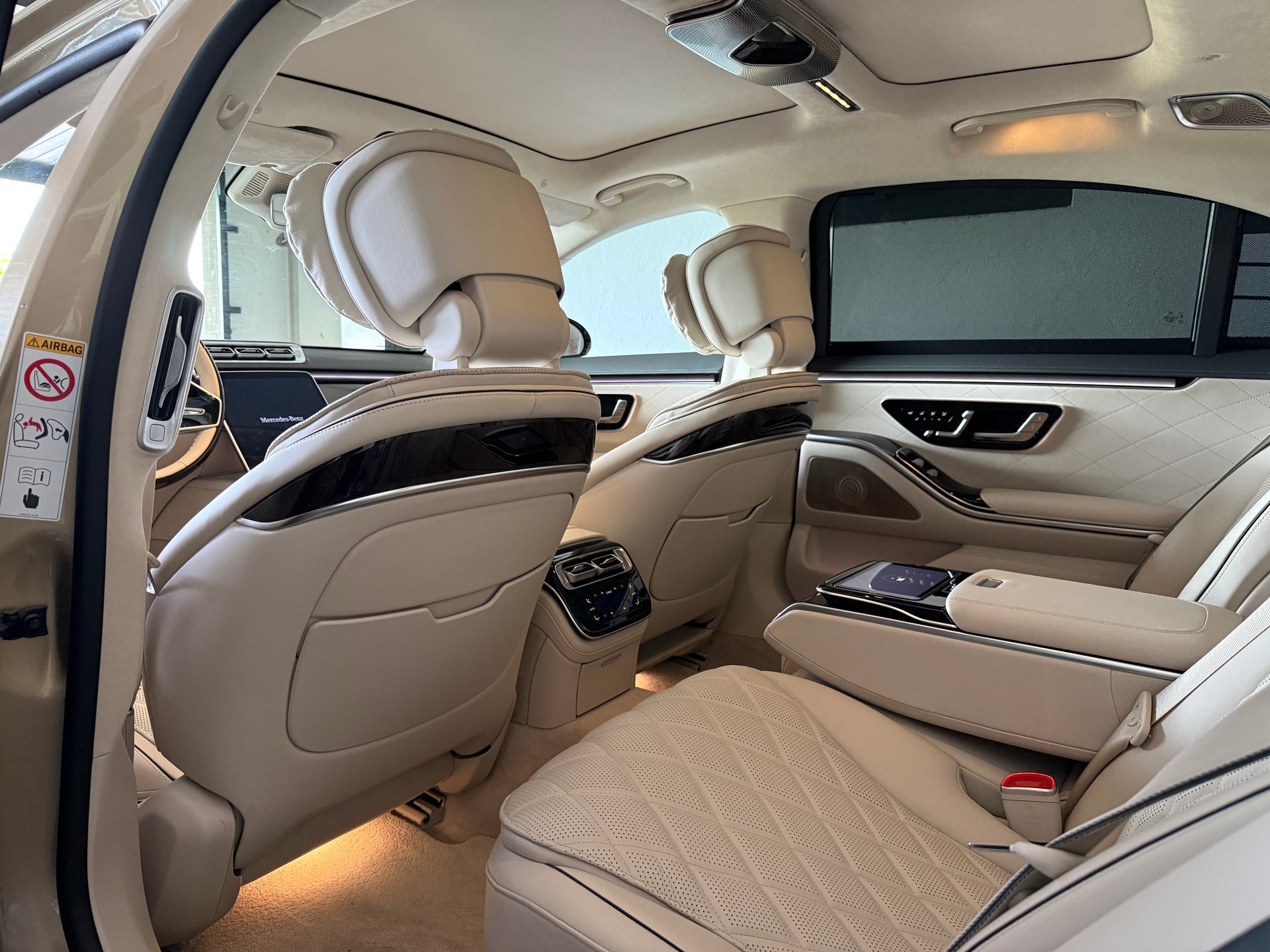 MERCEDES-BENZ S 580 e 4MATIC Limusine lang 9G-TRONIC 2024er Model | Neupreis CHF 226'000 mit CHF 87'000 abschlag und nur 12'000 KM-image-2