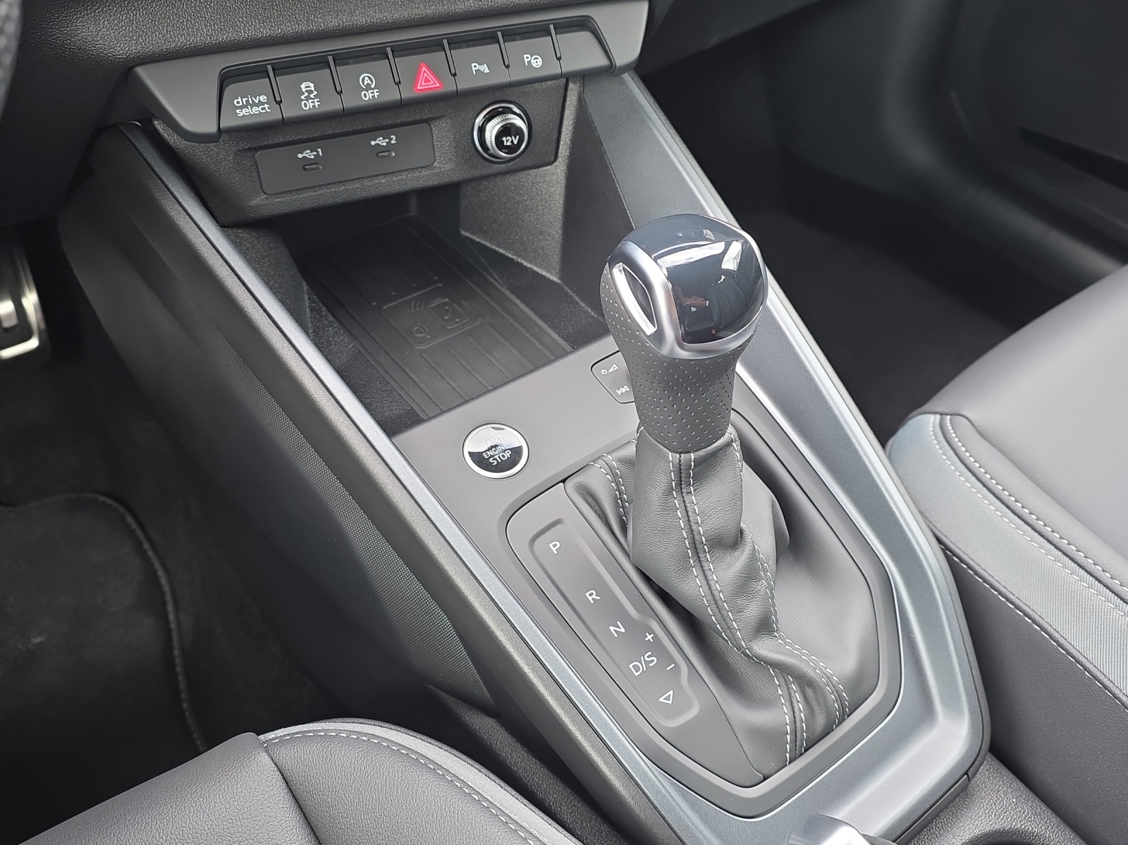 AUDI A1 Sportback 40 TFSI S Line S-tronic-image-11