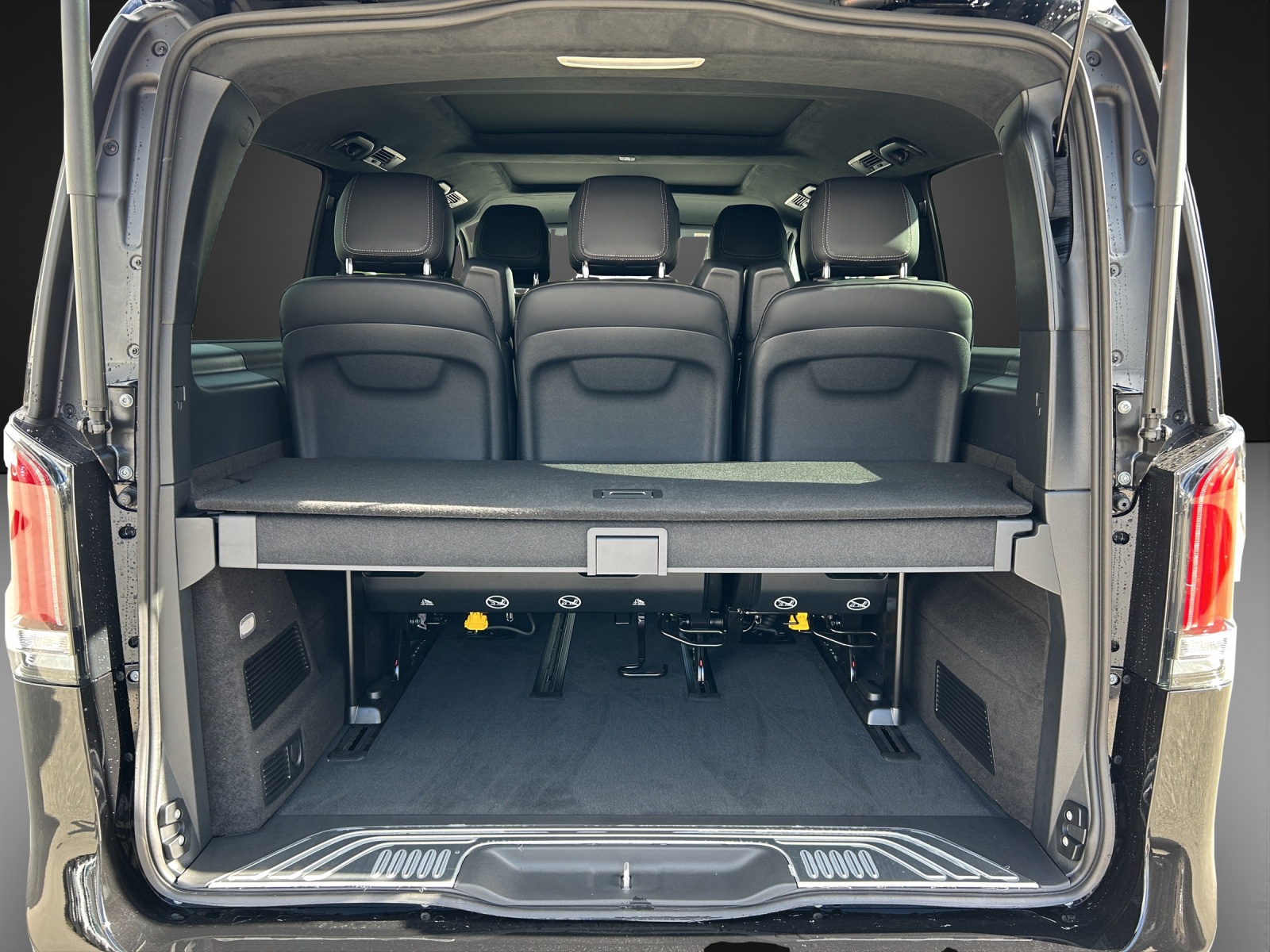 MERCEDES-BENZ V 300 d lang 4Matic Exclusive 9G-Tronic-image-6