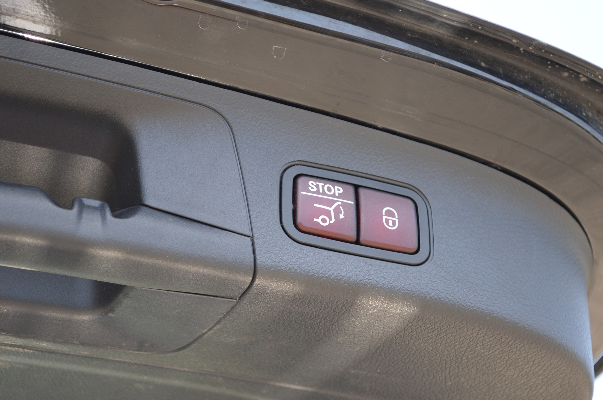 MERCEDES-BENZ GLA 250 4Matic Progressive 8G-DCT-image-16