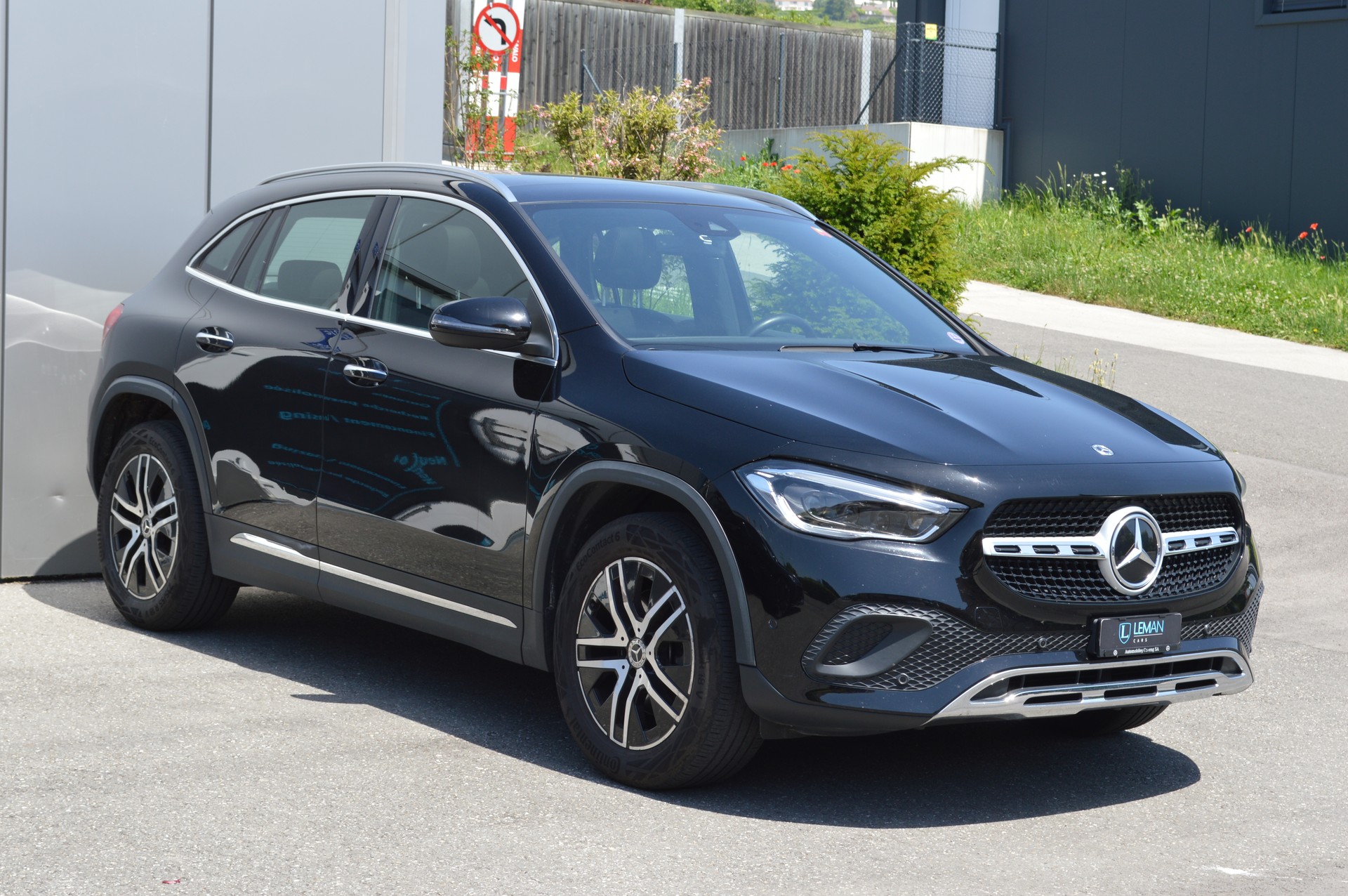 MERCEDES-BENZ GLA 250 4Matic Progressive 8G-DCT-image-2