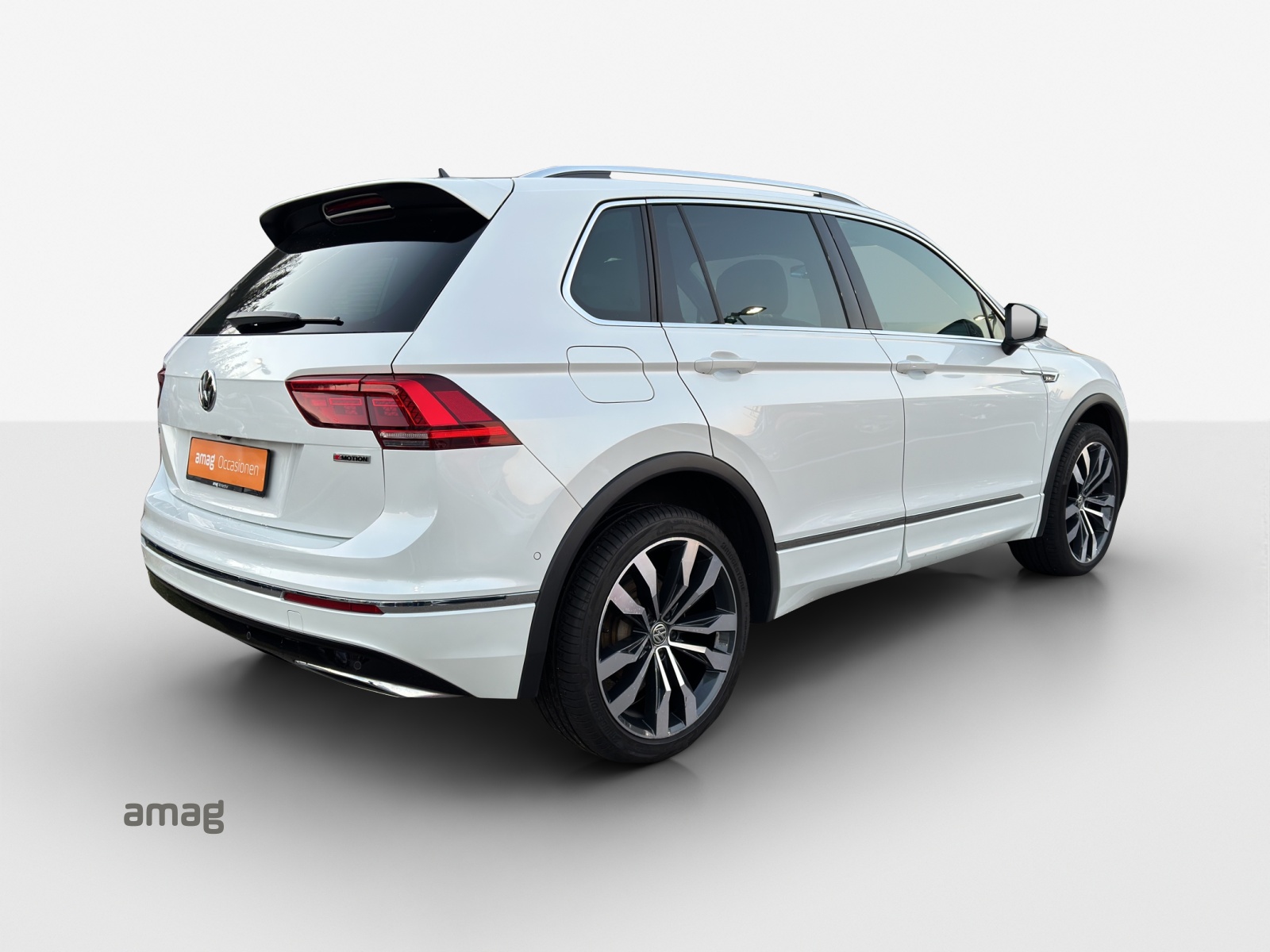 VW Tiguan 2.0TSI Highline 4Motion DSG-image-4