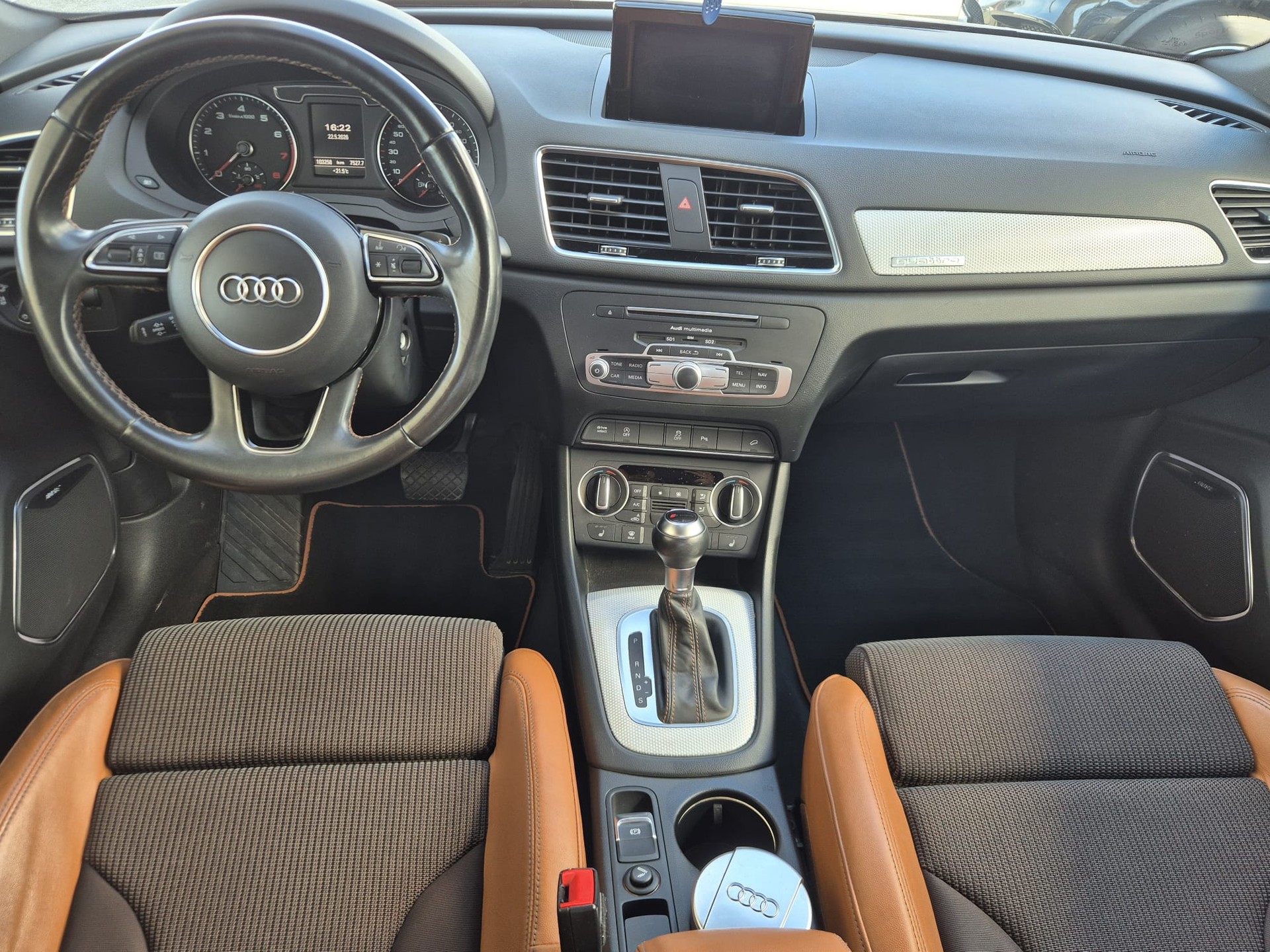 AUDI Q3 2.0 TFSI sport quattro S-tronic-image-6