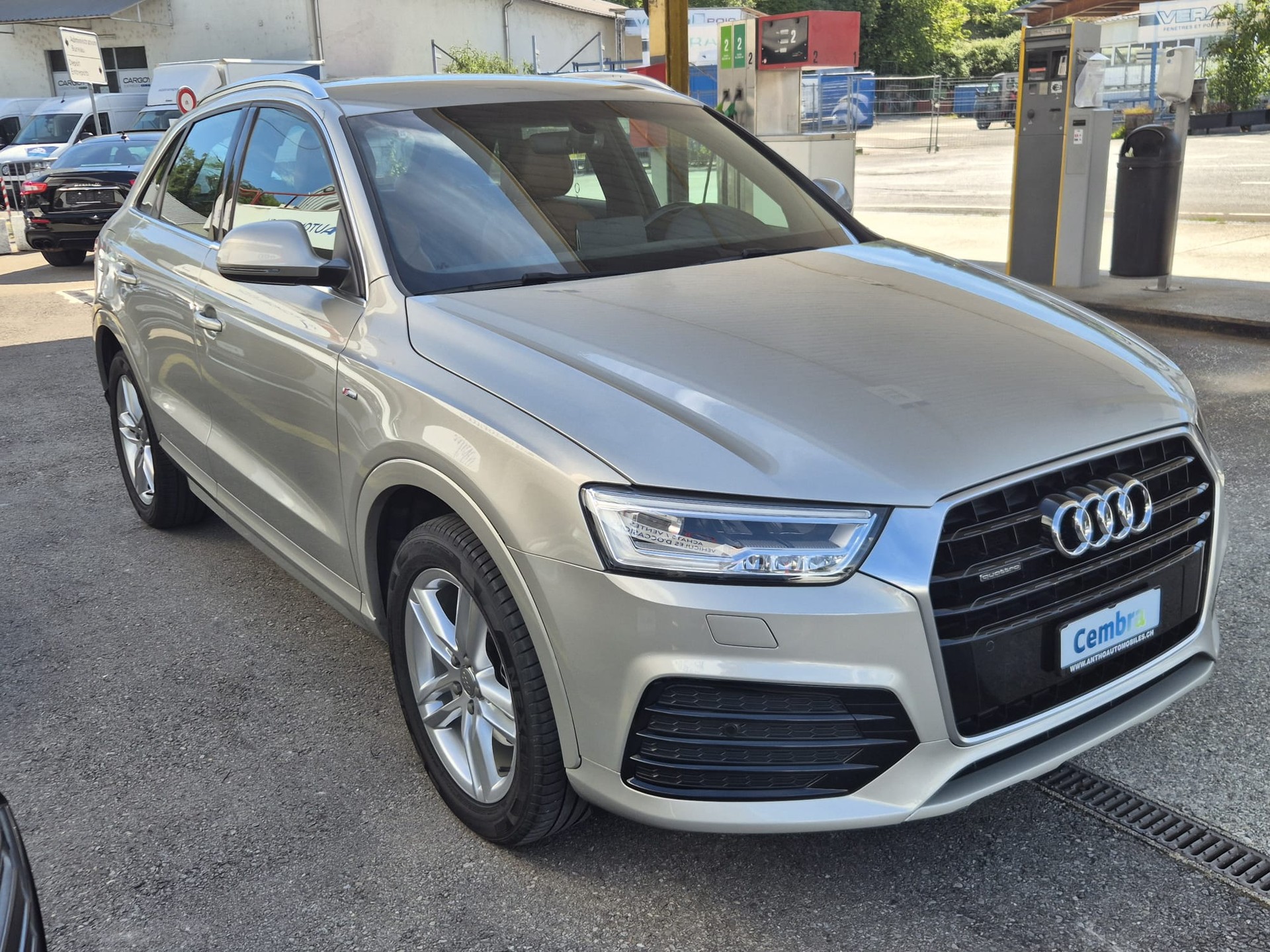 AUDI Q3 2.0 TFSI sport quattro S-tronic-image-3