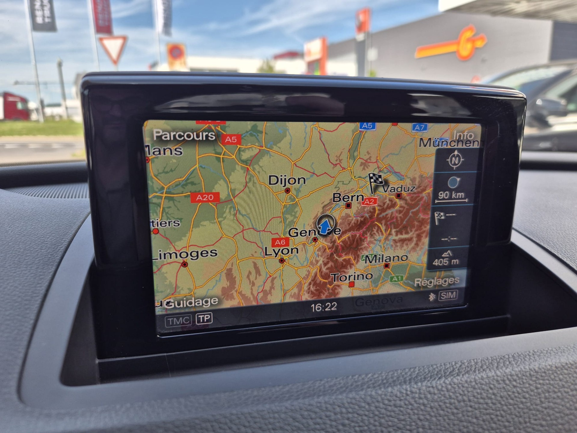 AUDI Q3 2.0 TFSI sport quattro S-tronic-image-9
