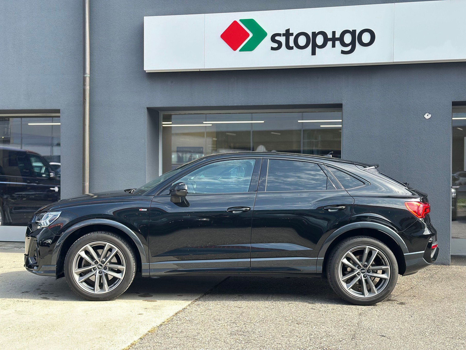 AUDI Q3 Sportback 40 TDI S line Attraction quattro S-tronic-image-1