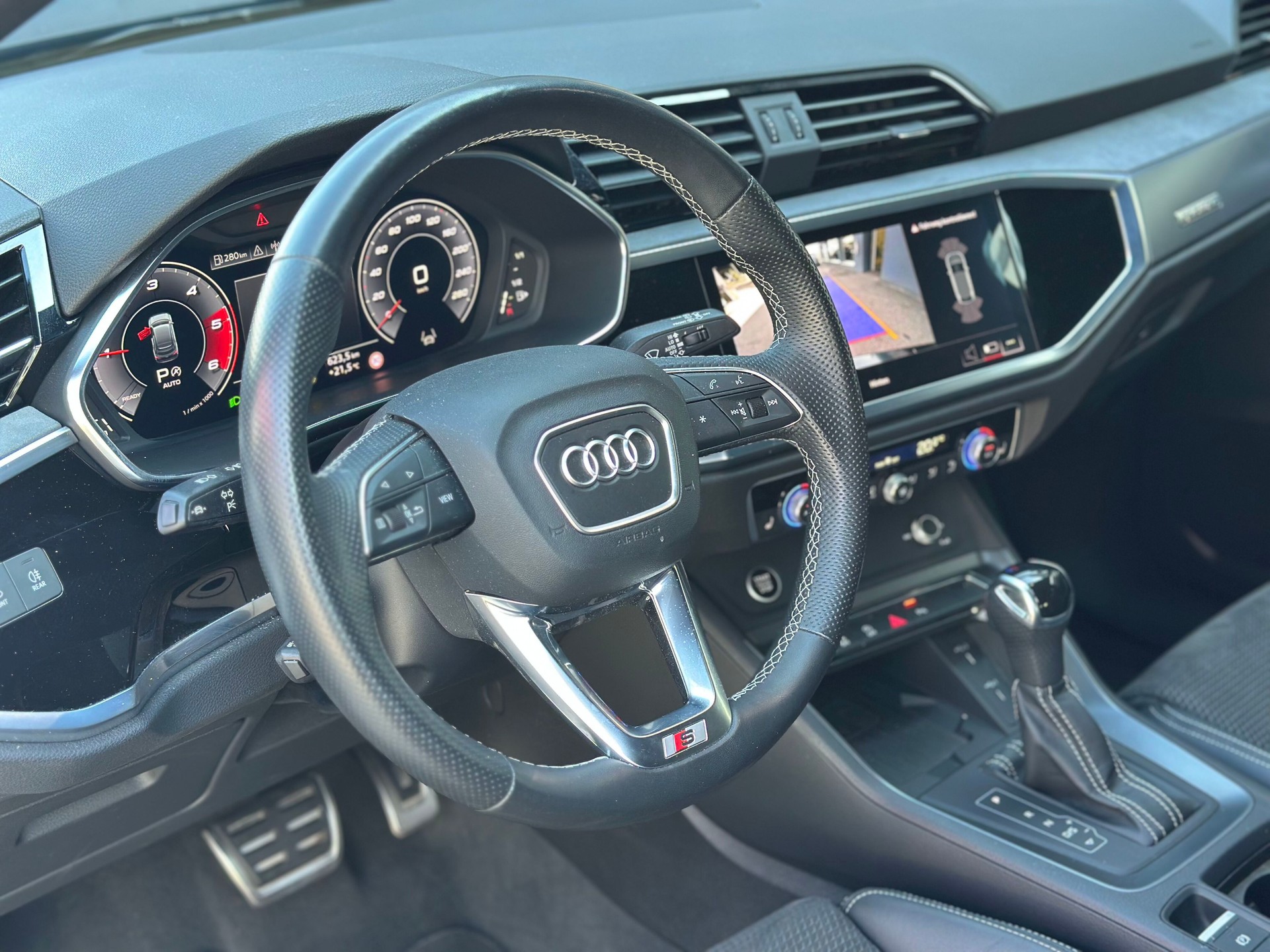 AUDI Q3 Sportback 40 TDI S line Attraction quattro S-tronic-image-5