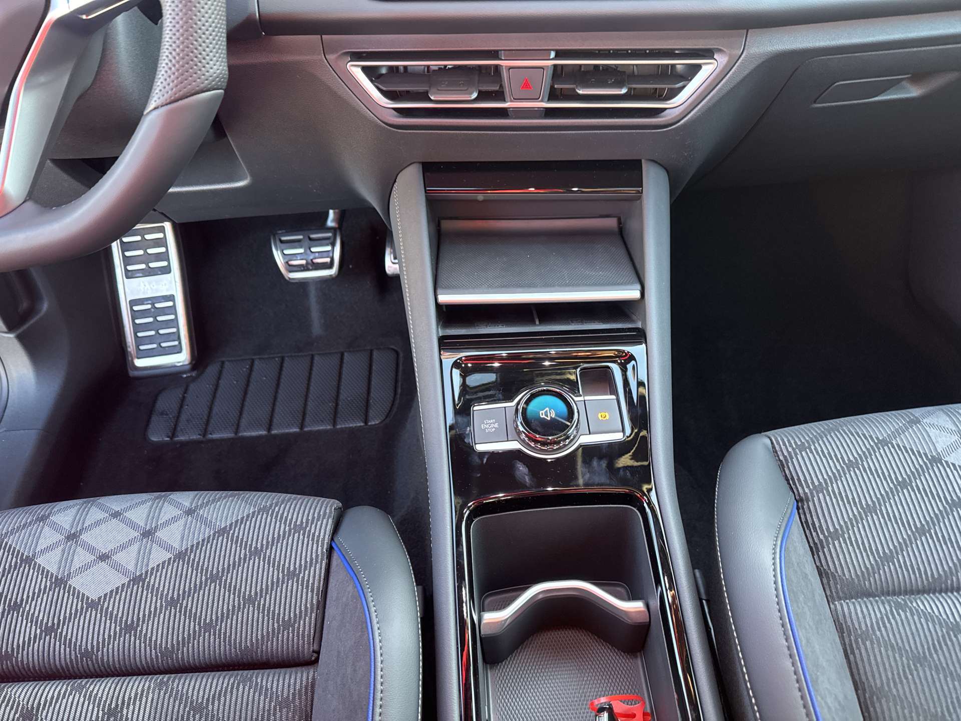 VW Tiguan 1.5 TSi evo2 mHEV R-Line DSG-Automat-image-10