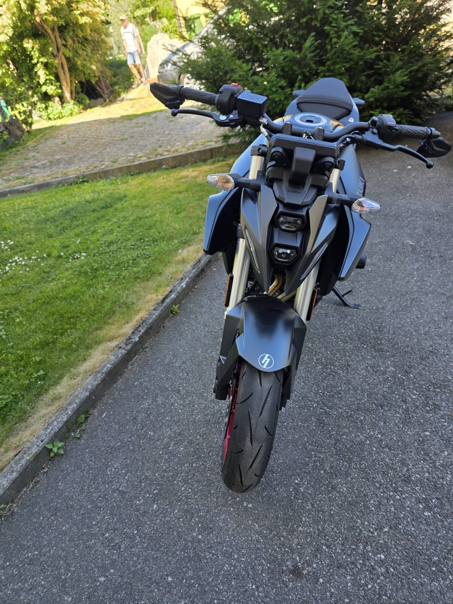 SUZUKI GSX-8S-image-3