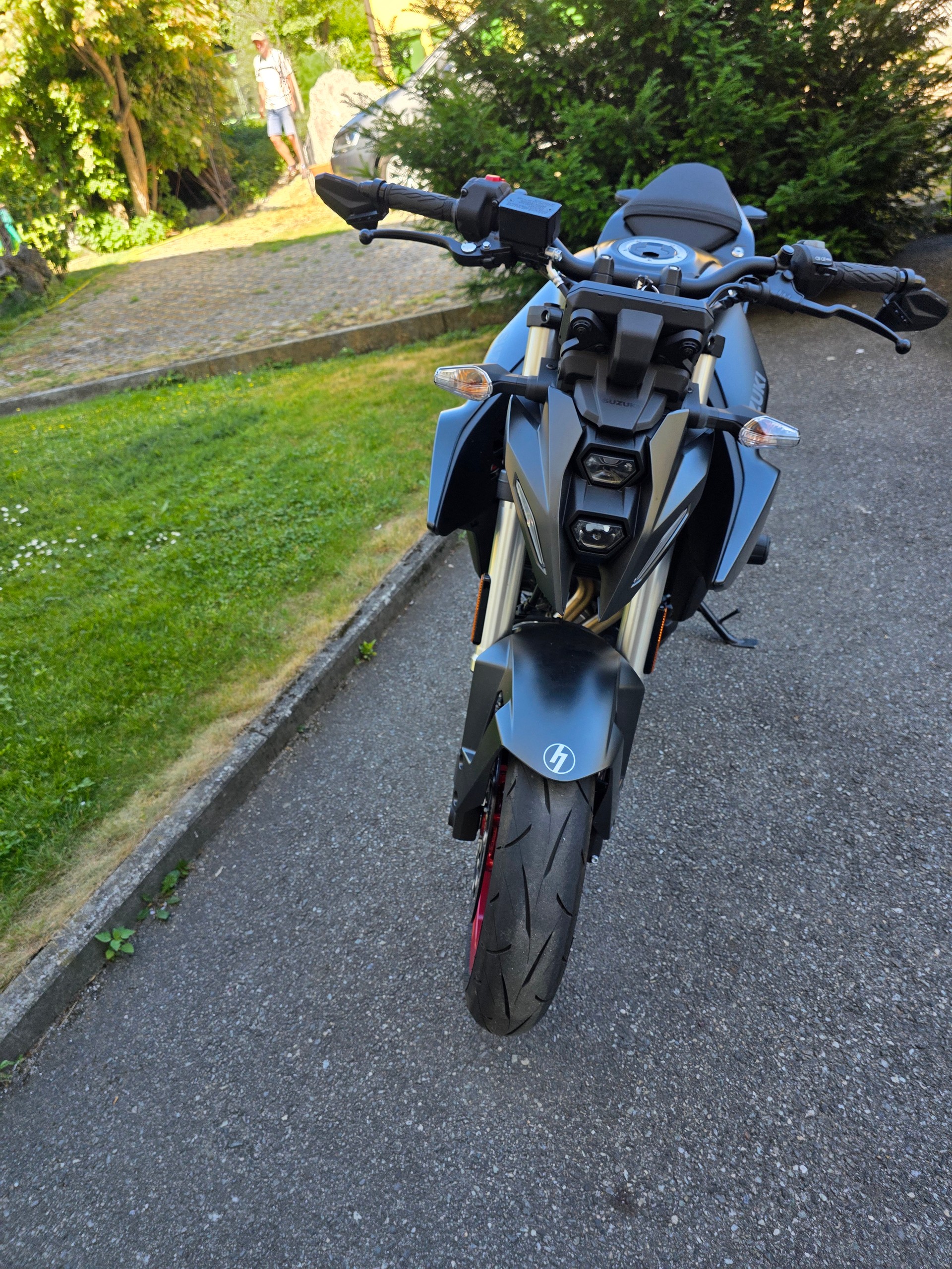 SUZUKI GSX-8S-image-7